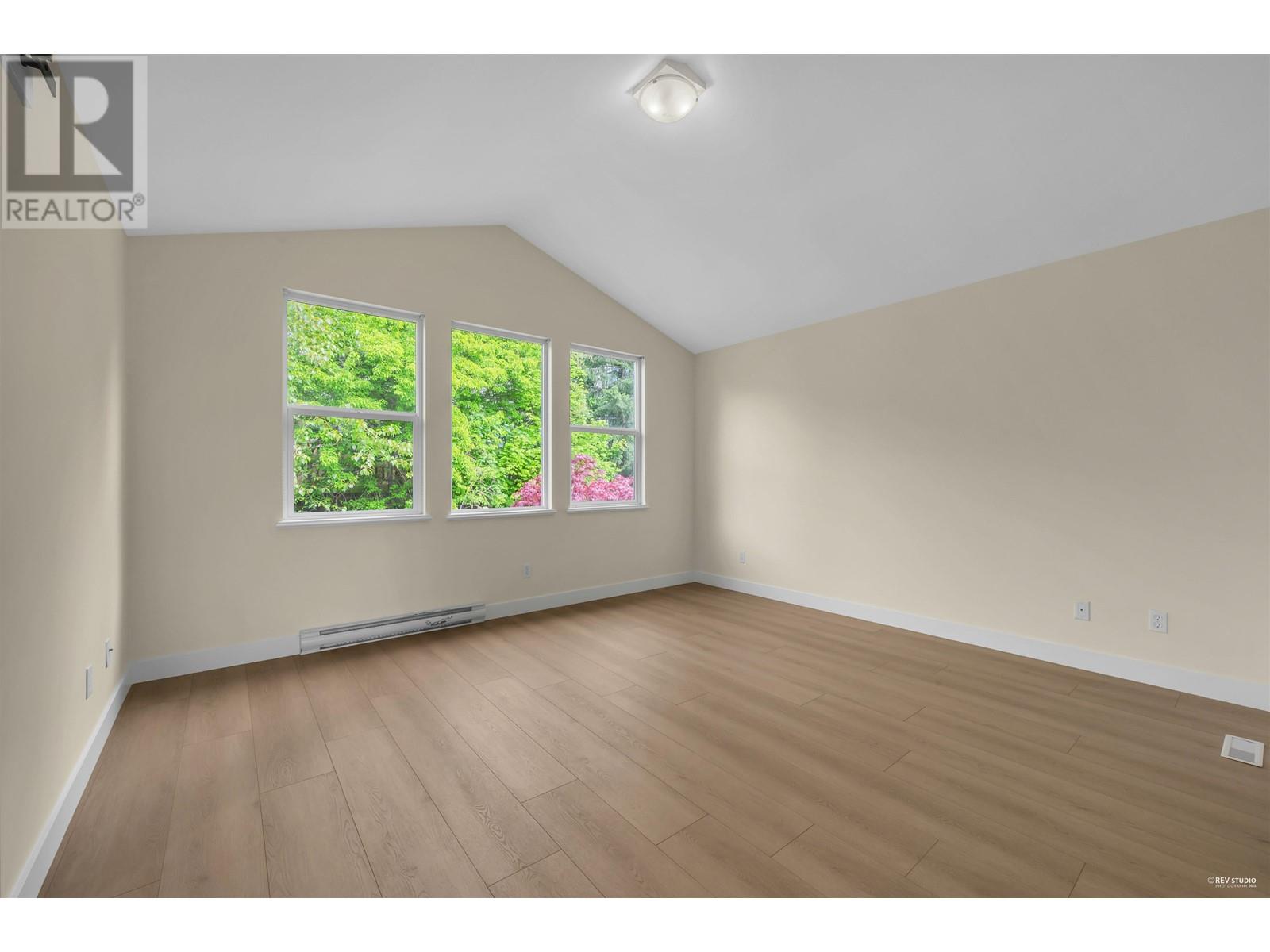 99 Maple Drive, Port Moody, British Columbia  V3E 2Y2 - Photo 11 - R2998610