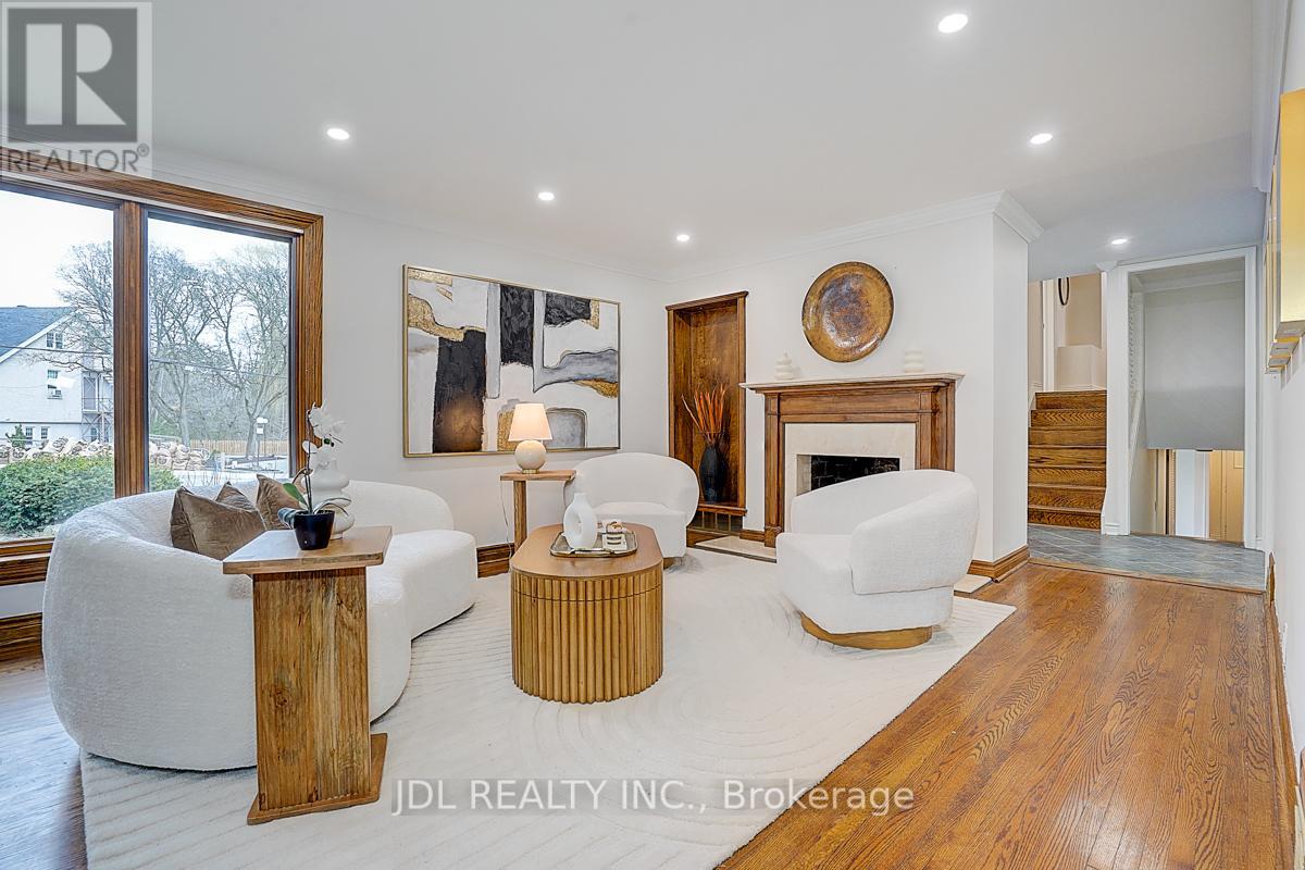 54 Plymbridge Road, Toronto, Ontario  M2P 1A3 - Photo 13 - C12129264