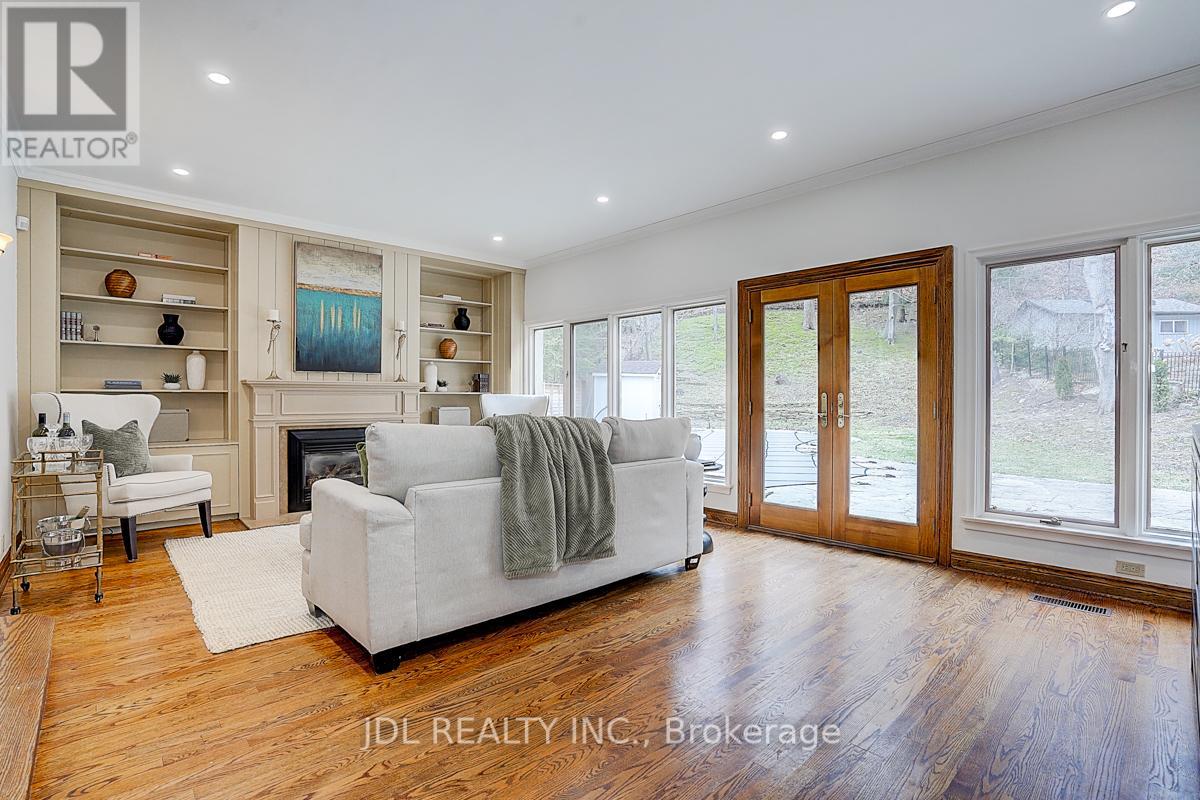 54 Plymbridge Road, Toronto, Ontario  M2P 1A3 - Photo 19 - C12129264
