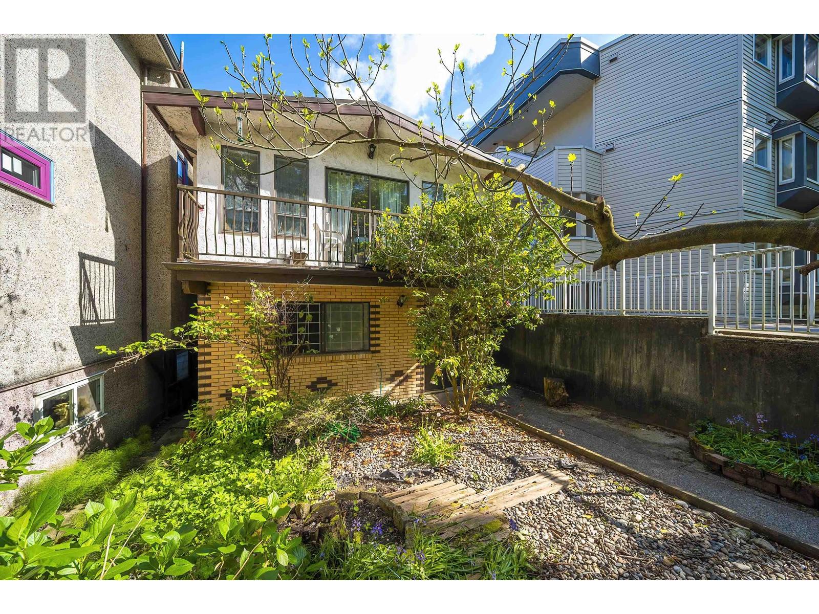 Property at 2275 PANDORA STREET image 3