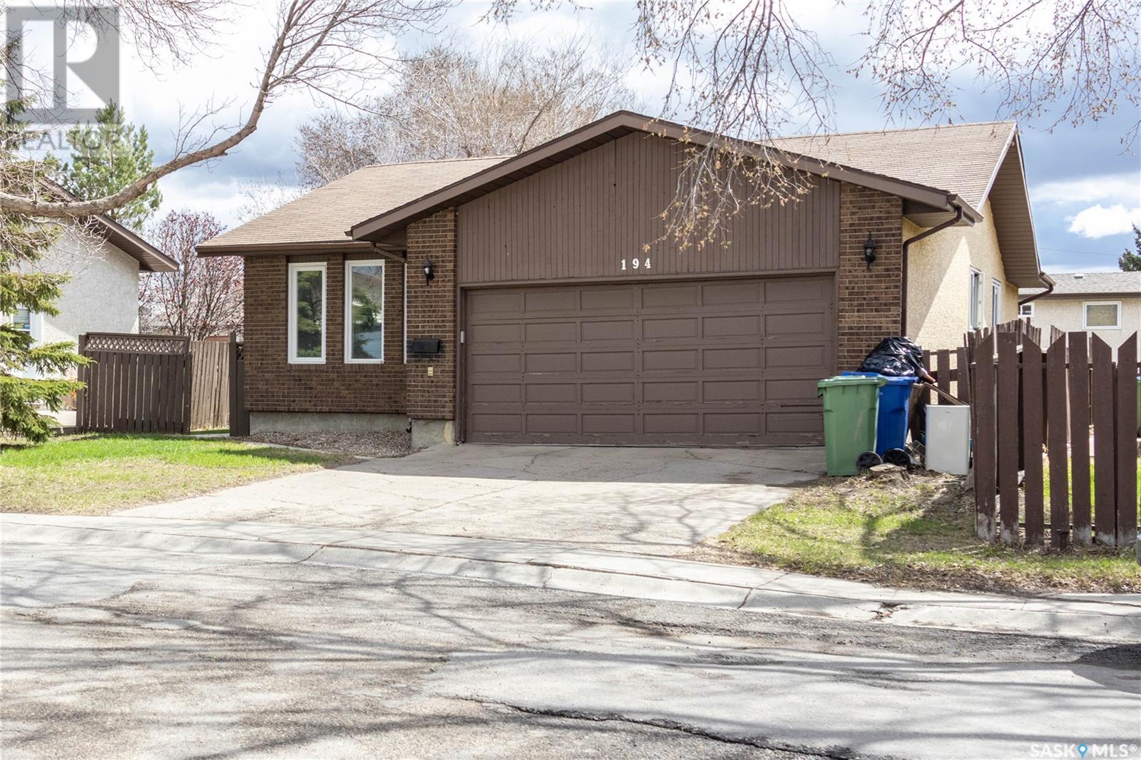 Property at 194 Petersmeyer STREET image 2