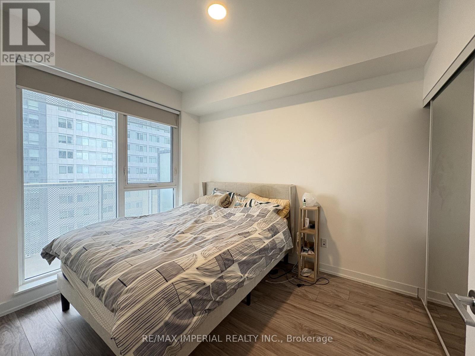 1006 - 4065 Confederation Parkway, Mississauga (City Centre), Ontario  L5B 0L4 - Photo 6 - W12129258