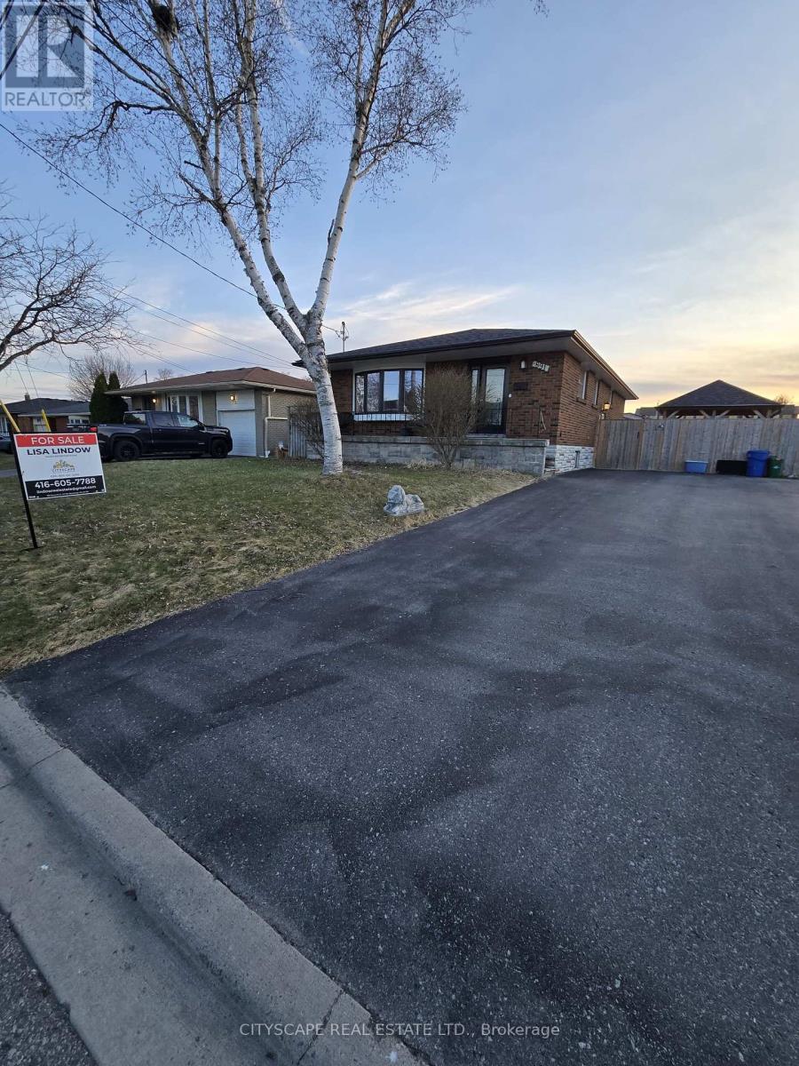 891 Curtis Crescent, Cobourg, Ontario  K9A 2W2 - Photo 2 - X12129248