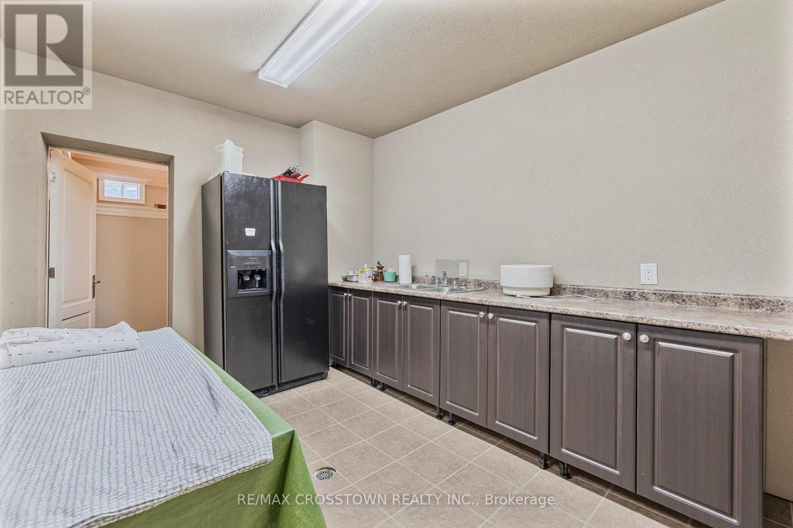 73 Autumn Wind Court, Vaughan, Ontario  L0J 1C0 - Photo 38 - N12096949