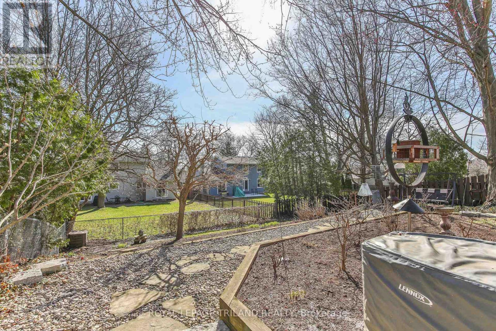 714 Cranbrook Road, London South, Ontario  N6K 1W9 - Photo 37 - X12078632