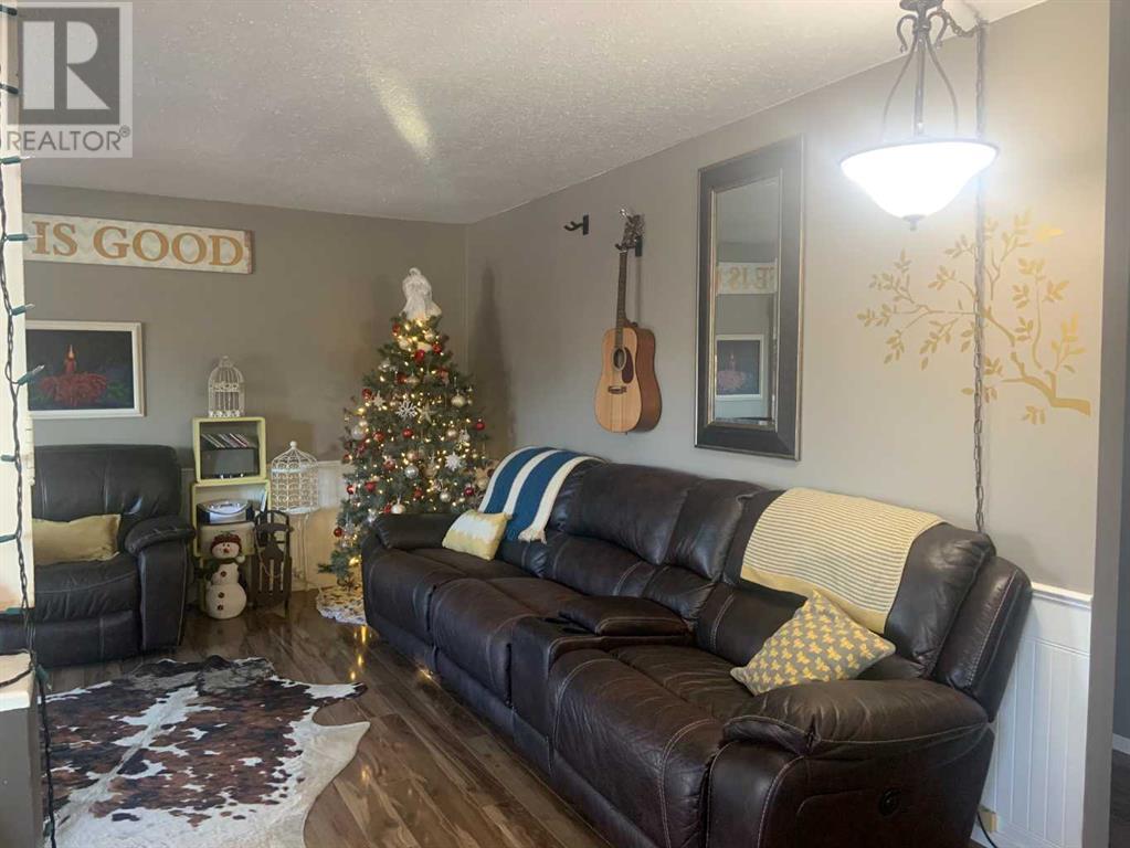134 4 Street E, St. Walburg, Saskatchewan  S0M 2T0 - Photo 3 - A2218116