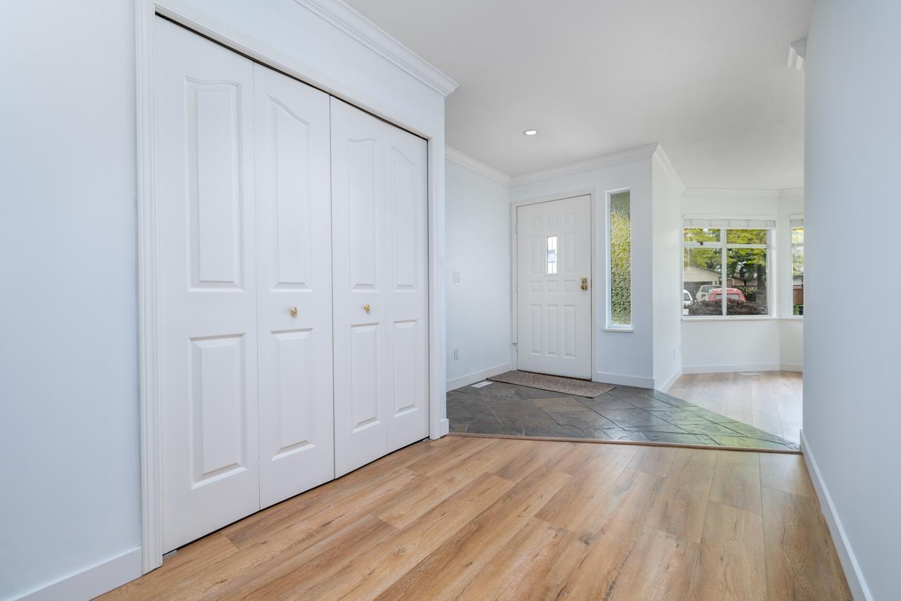 15487 93 Avenue, Surrey, British Columbia  V3R 9B6 - Photo 4 - R2996932