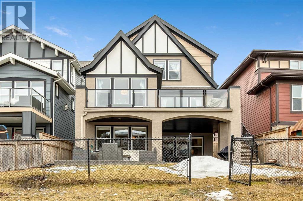 Property at 42 Masters Avenue SE image 2