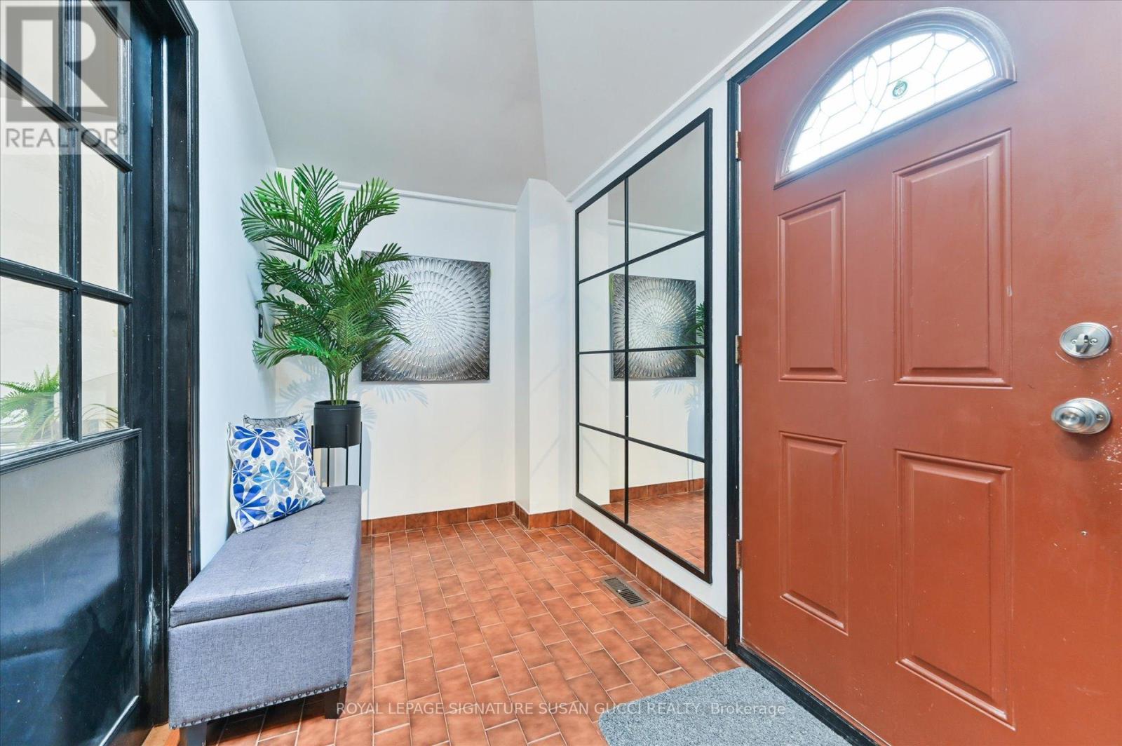 952 Greenwood Avenue, Toronto (Danforth Village-East York), Ontario  M4J 4C3 - Photo 5 - E12129282