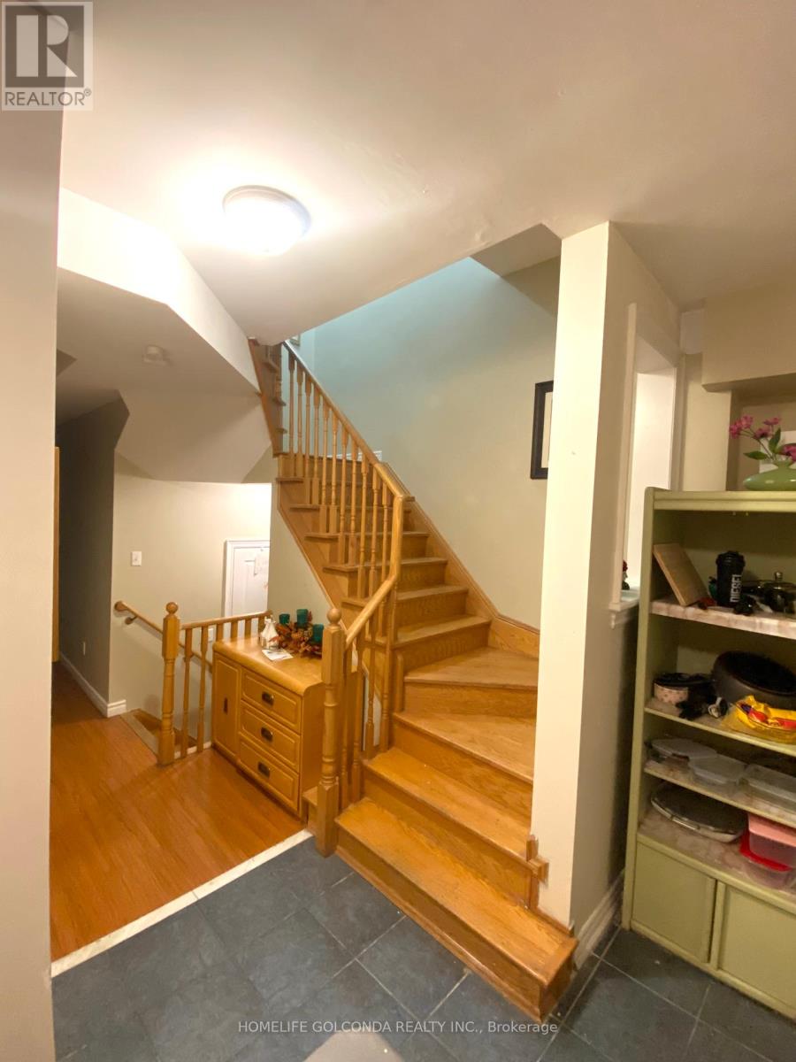 15 Haynes Avenue, Toronto, Ontario  M3J 3P8 - Photo 11 - W12078979