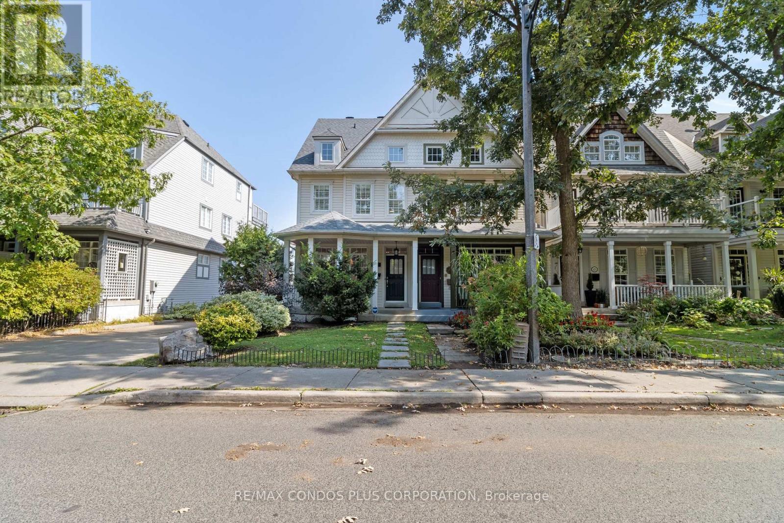 127 BOARDWALK DRIVE, toronto (the beaches), Ontario