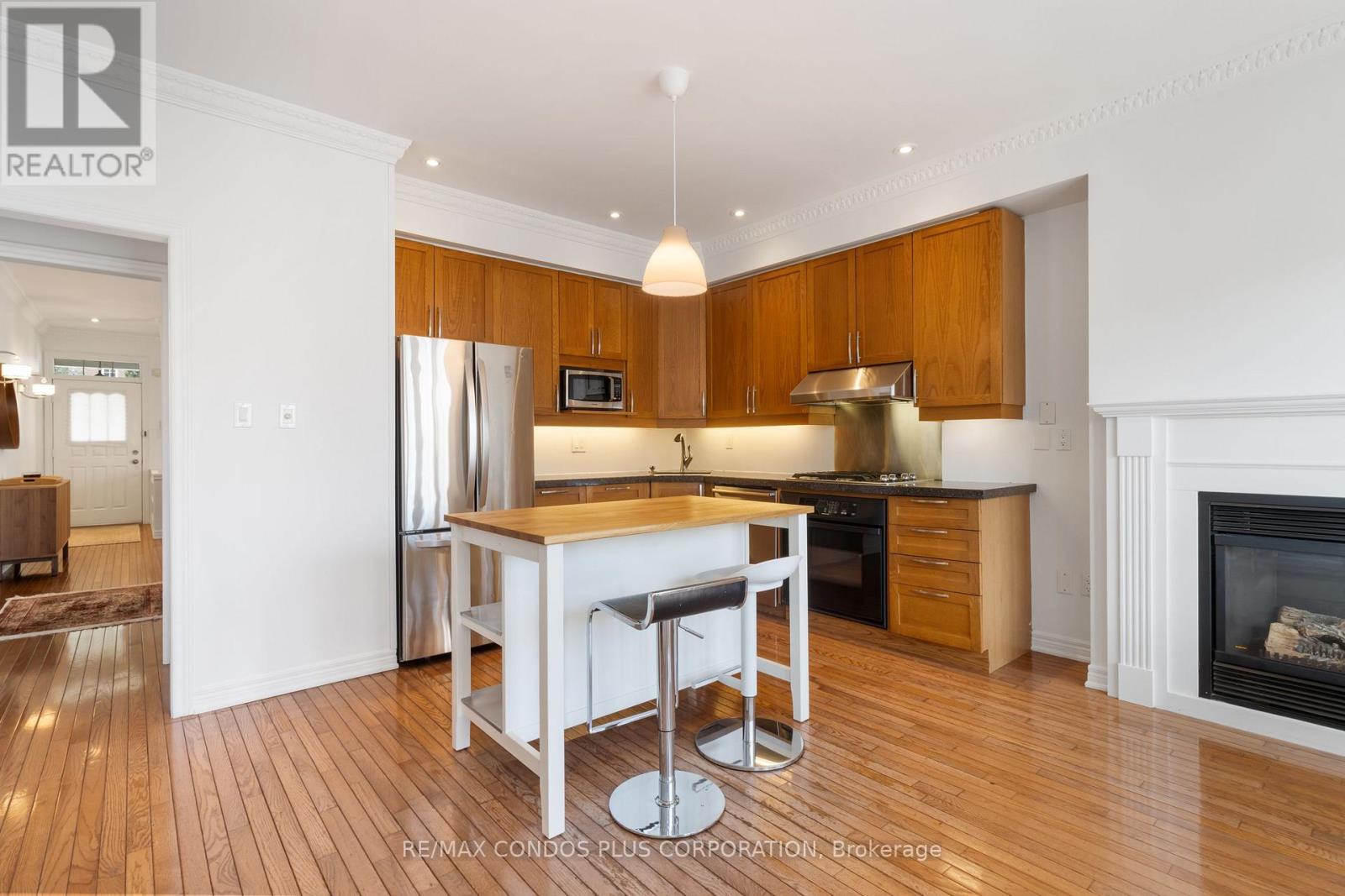 127 Boardwalk Drive, Toronto (The Beaches), Ontario  M4L 3X9 - Photo 17 - E12129292