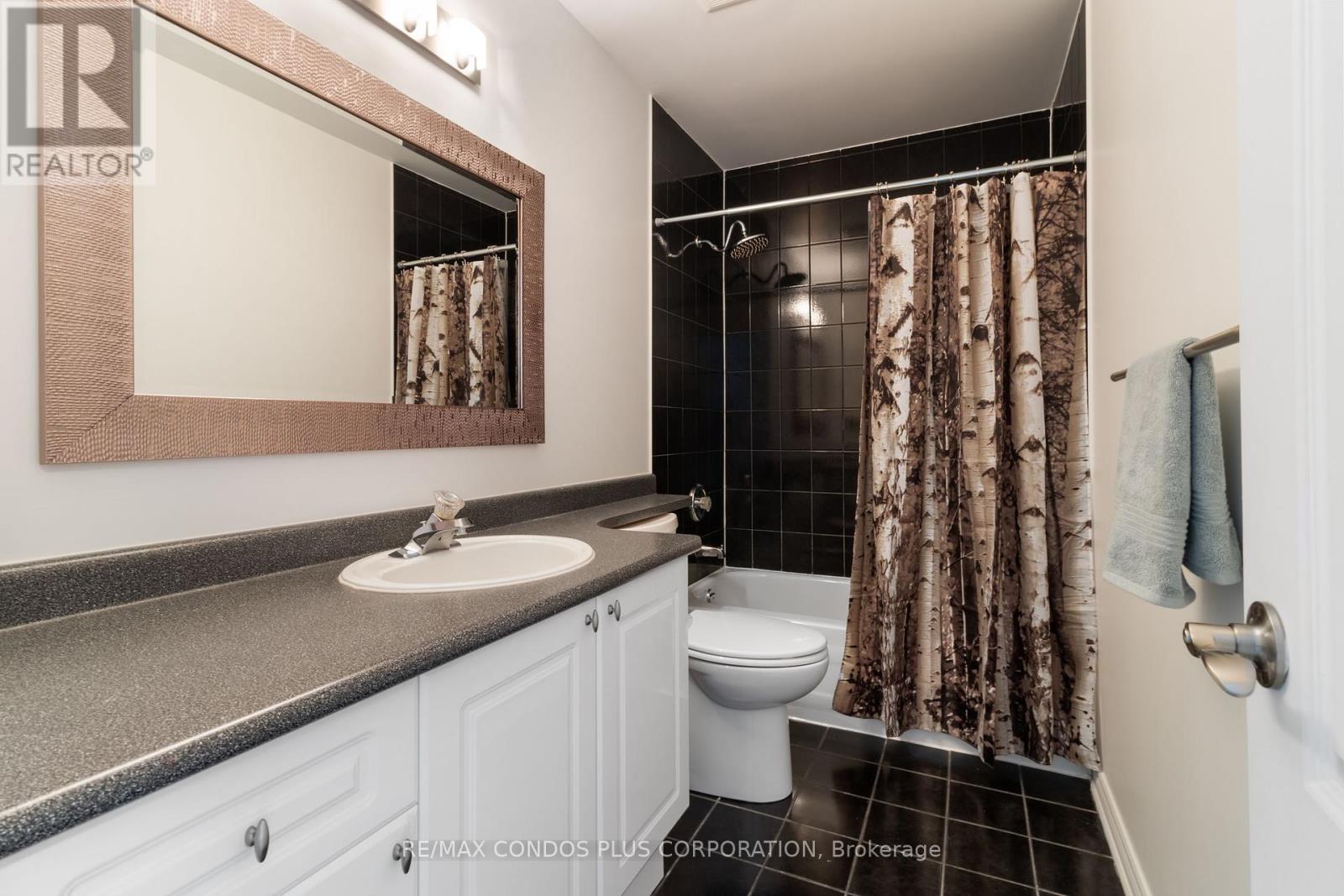 127 Boardwalk Drive, Toronto, Ontario  M4L 3X9 - Photo 26 - E12129292