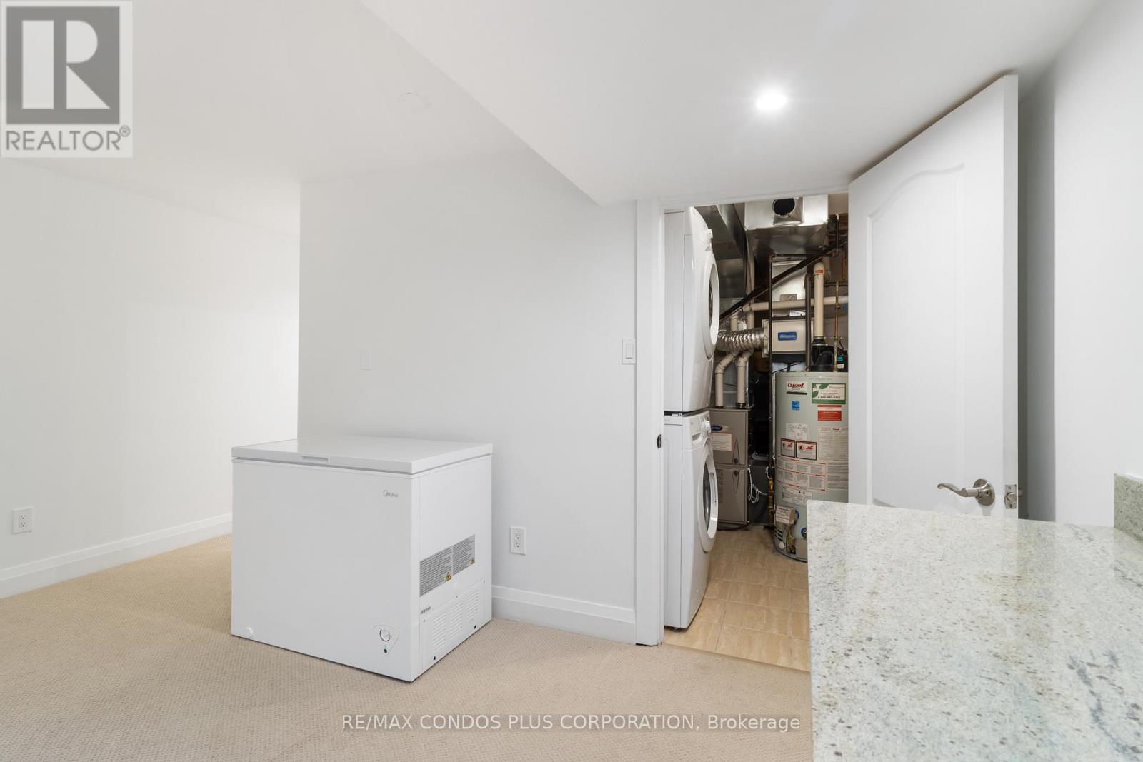 127 Boardwalk Drive, Toronto (The Beaches), Ontario  M4L 3X9 - Photo 43 - E12129292