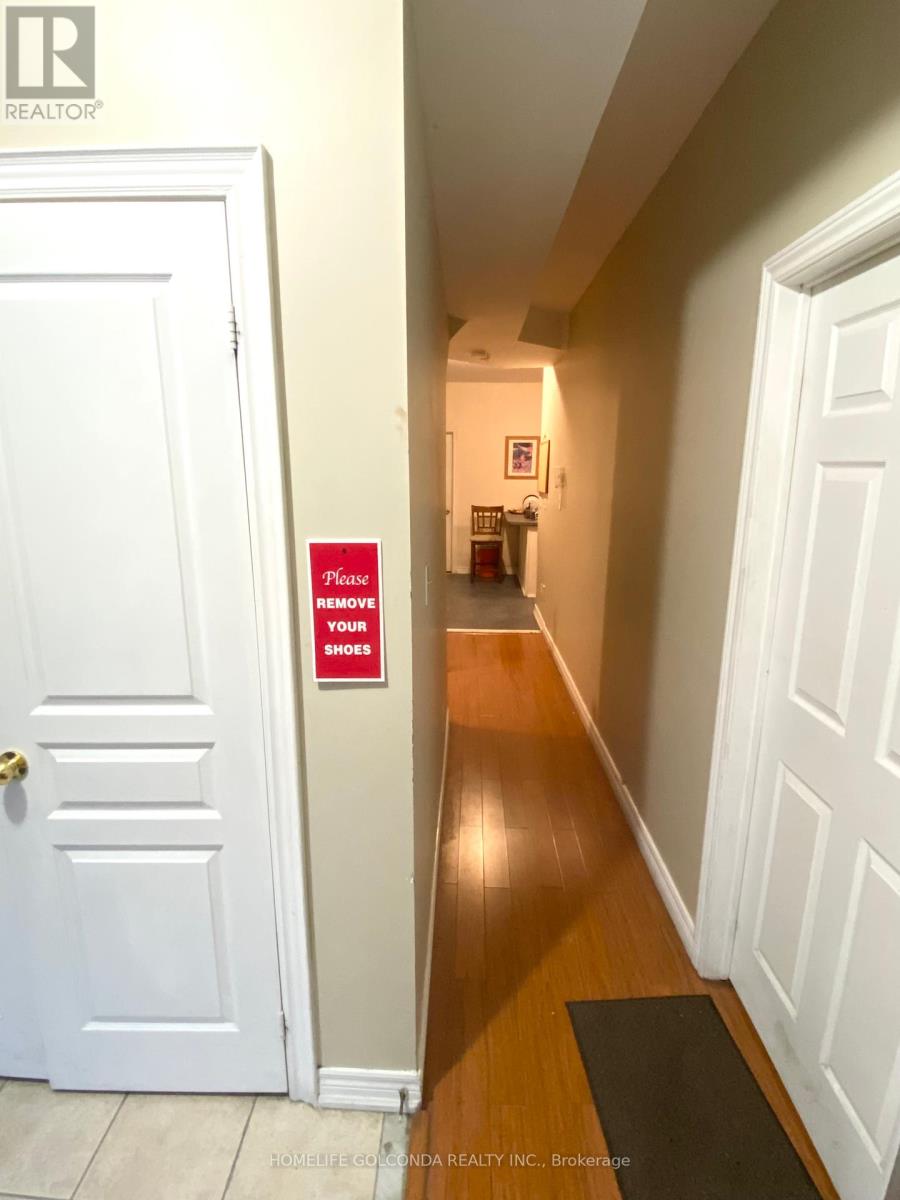 15 Haynes Avenue, Toronto, Ontario  M3J 3P8 - Photo 5 - W12078979