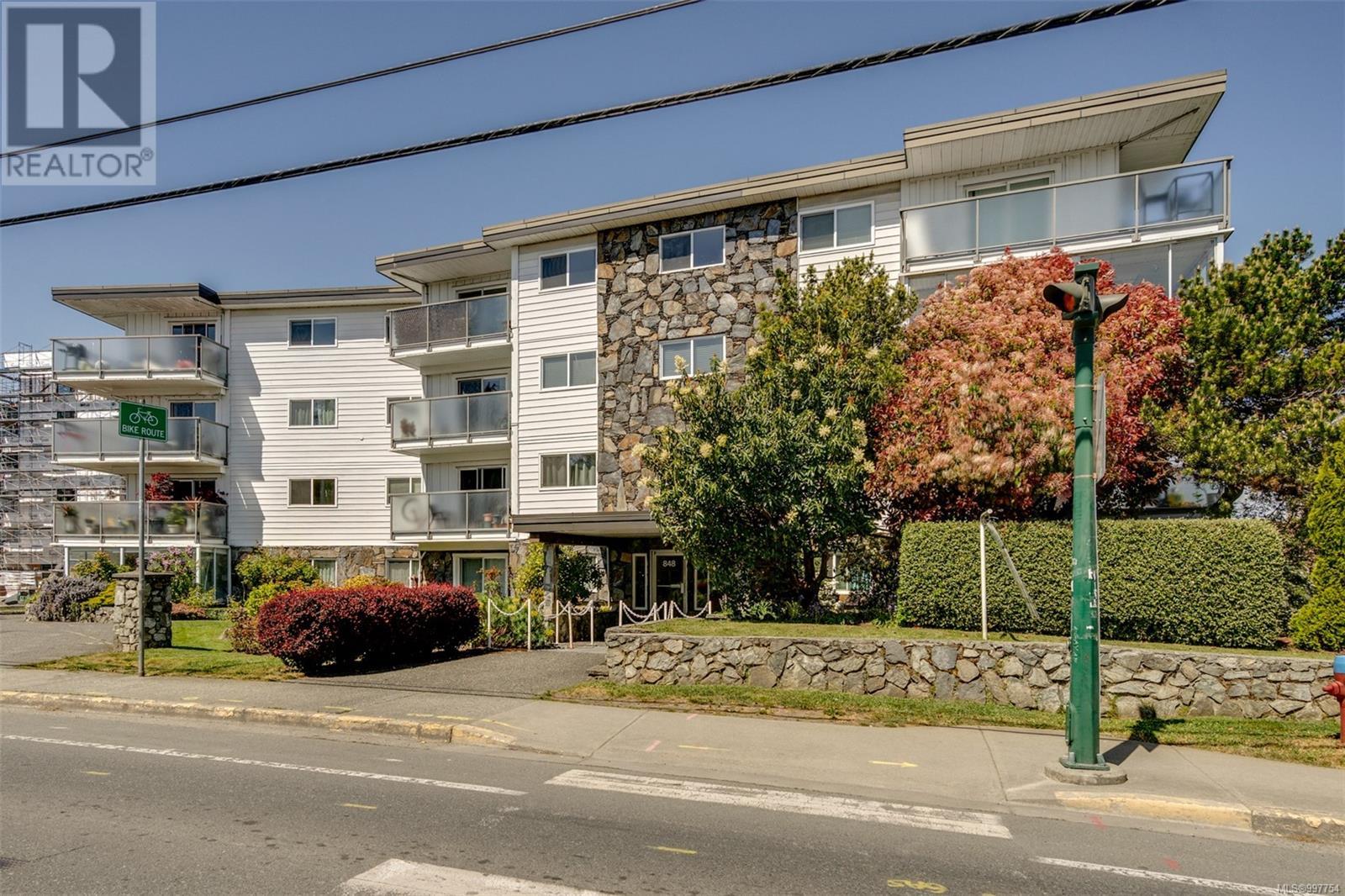 Property at 208 848 Esquimalt Rd image 1