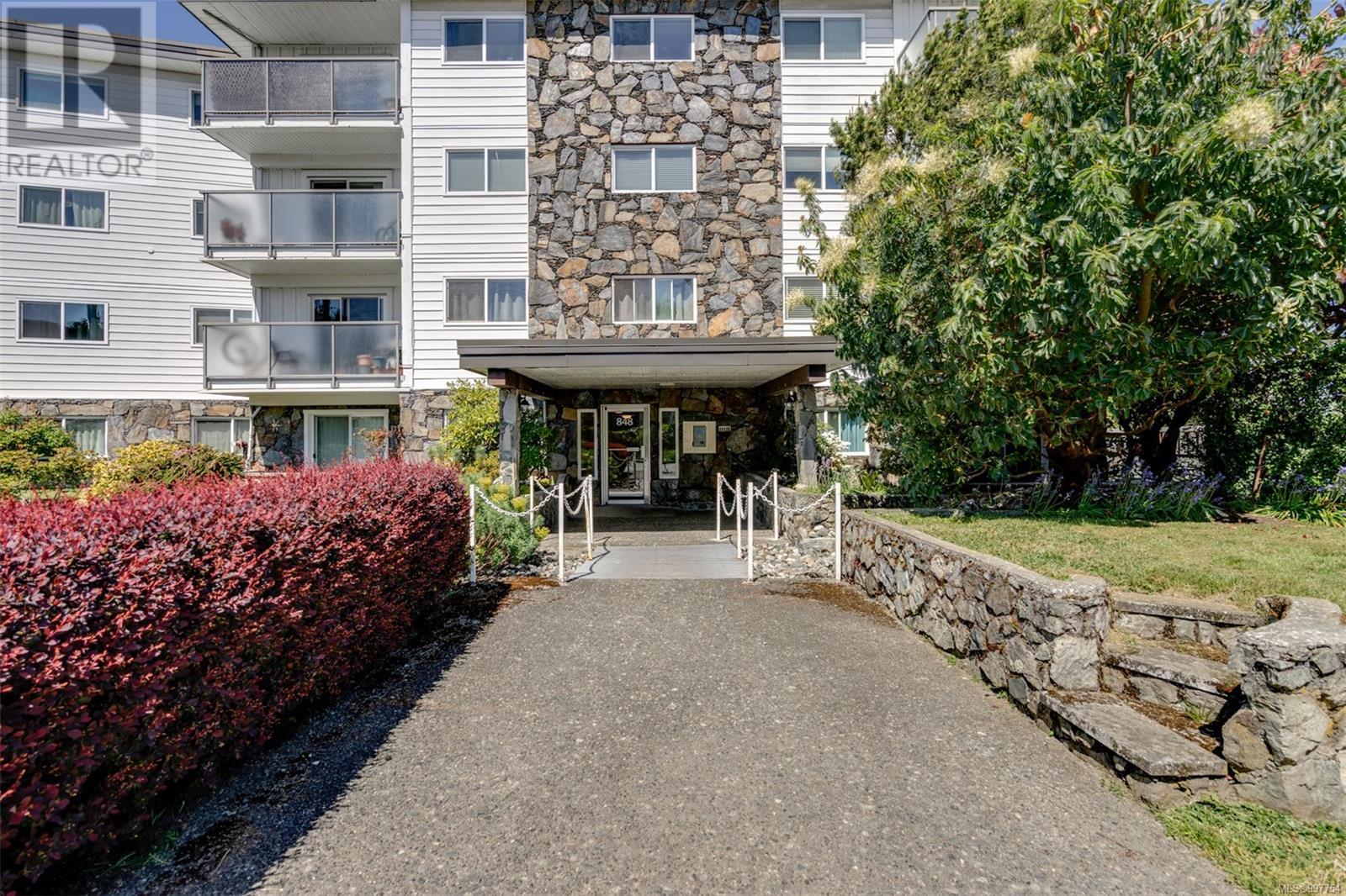 Property at 208 848 Esquimalt Rd image 2