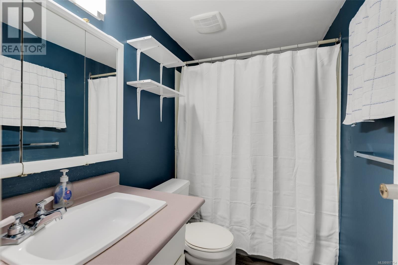 208 848 Esquimalt Rd, Esquimalt, British Columbia  V9A 6W9 - Photo 21 - 997754