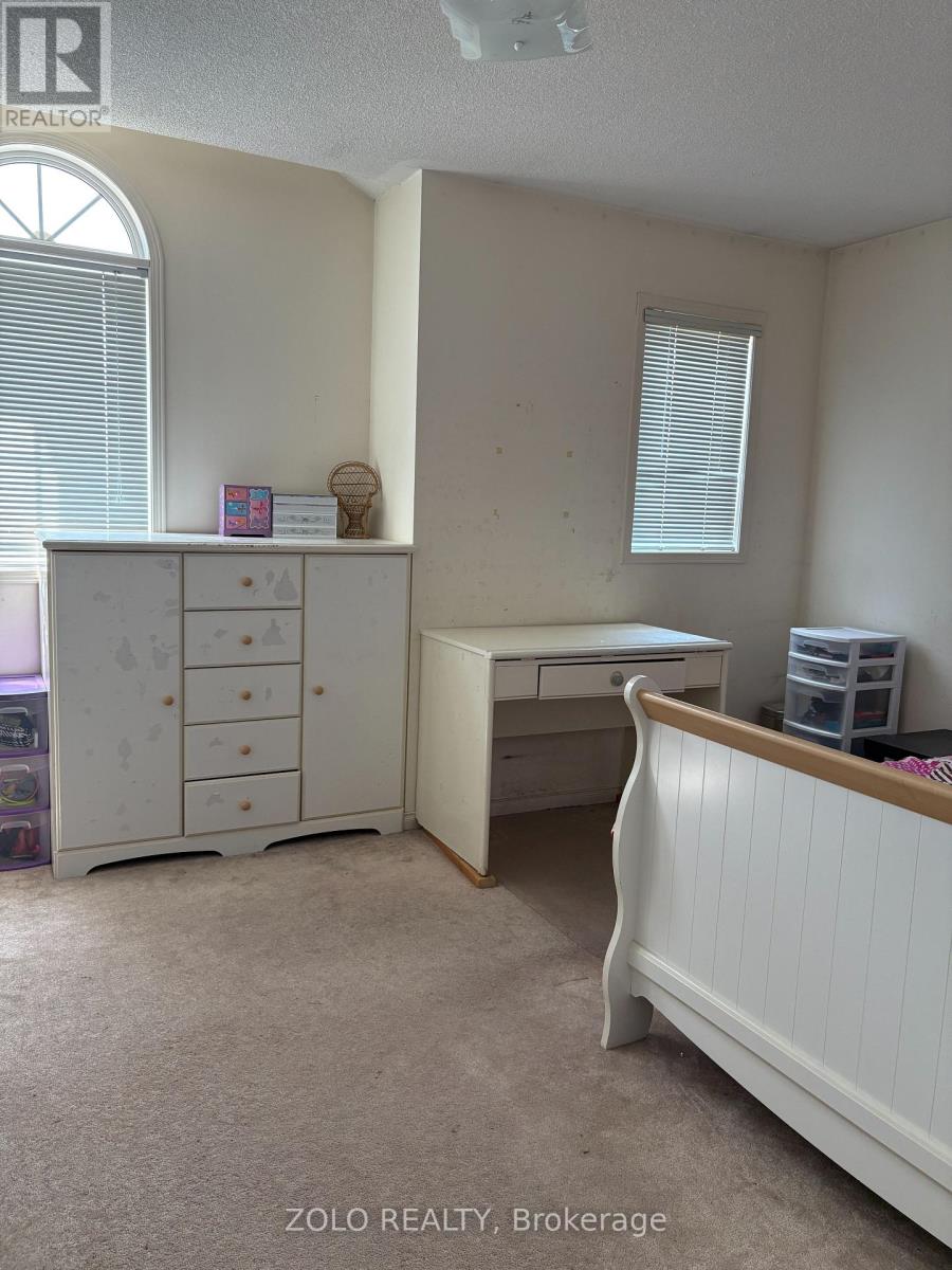 427 Huntington Ridge Drive, Mississauga (Hurontario), Ontario  L5R 1P3 - Photo 13 - W12129281