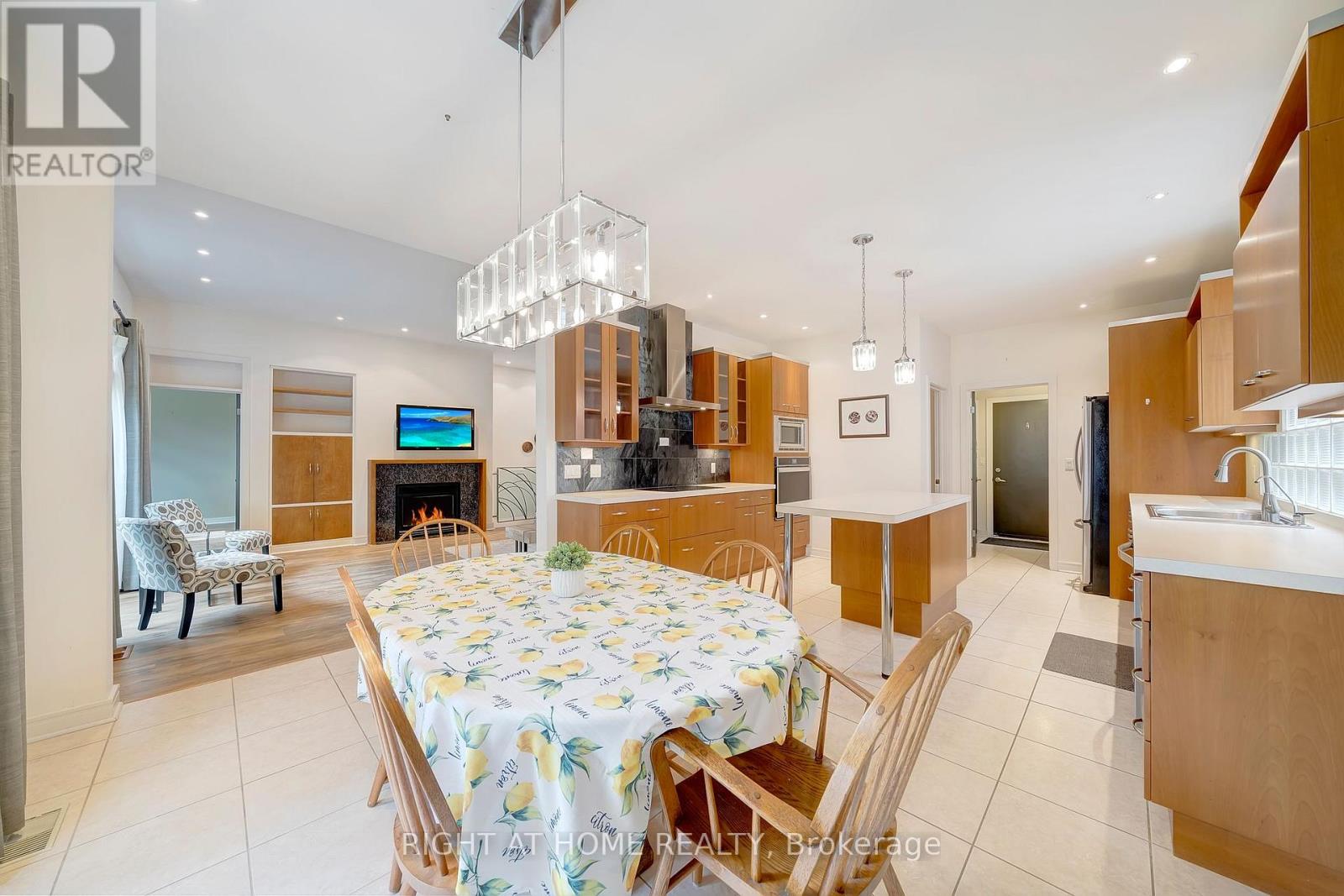 40 Arbour Glen Drive, St. Catharines, Ontario  L2W 1C6 - Photo 12 - X12129276