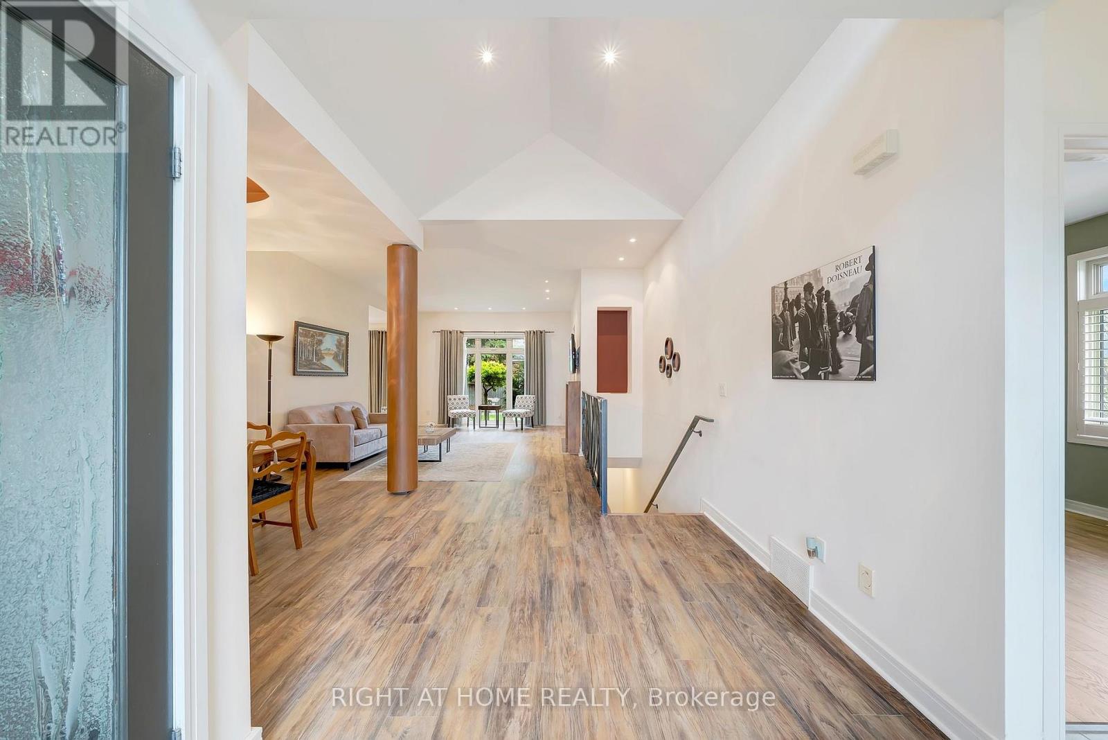 Property at 40 ARBOUR GLEN DRIVE image 4