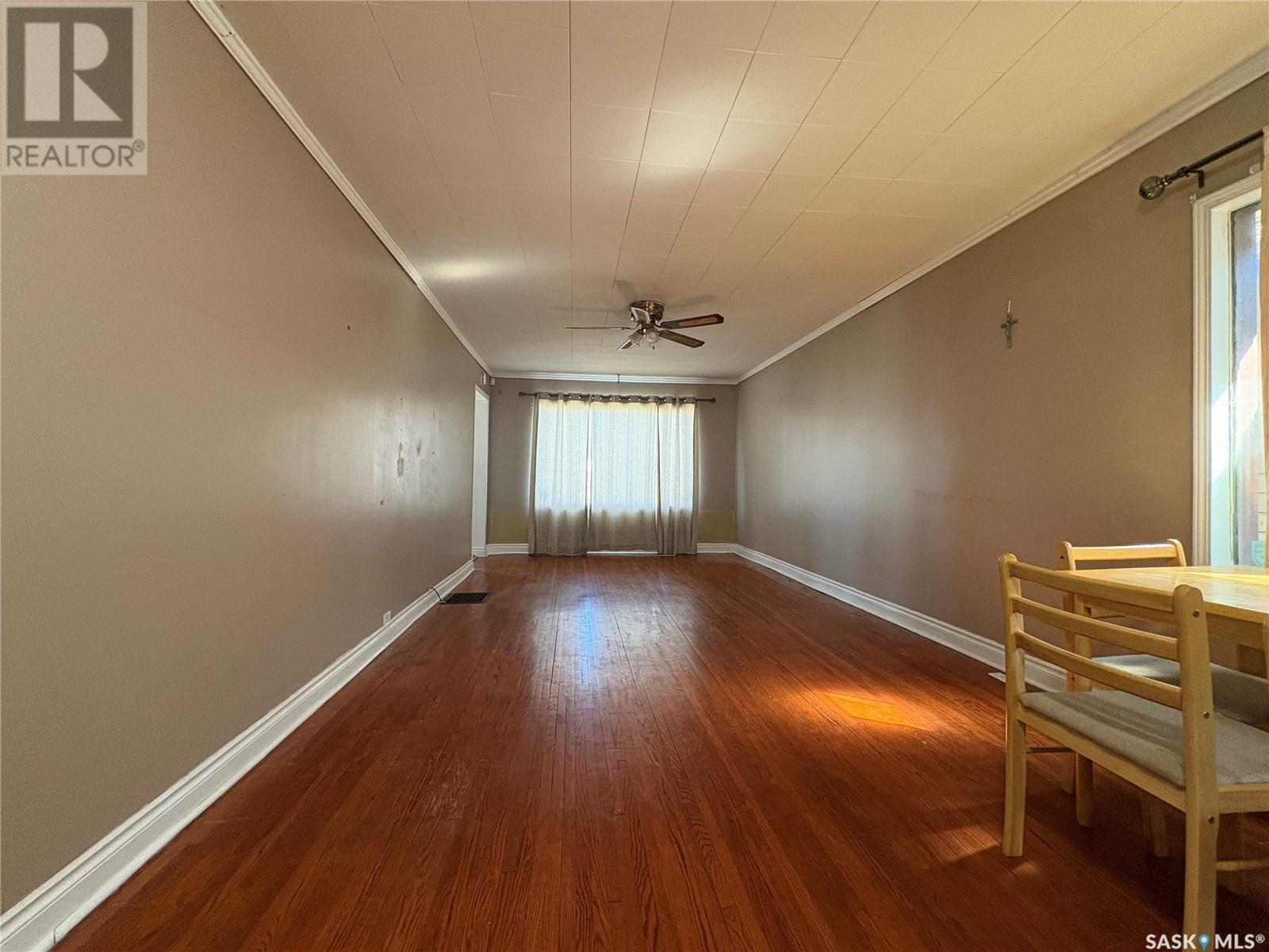 Property at 3007 DEWDNEY AVENUE image 4