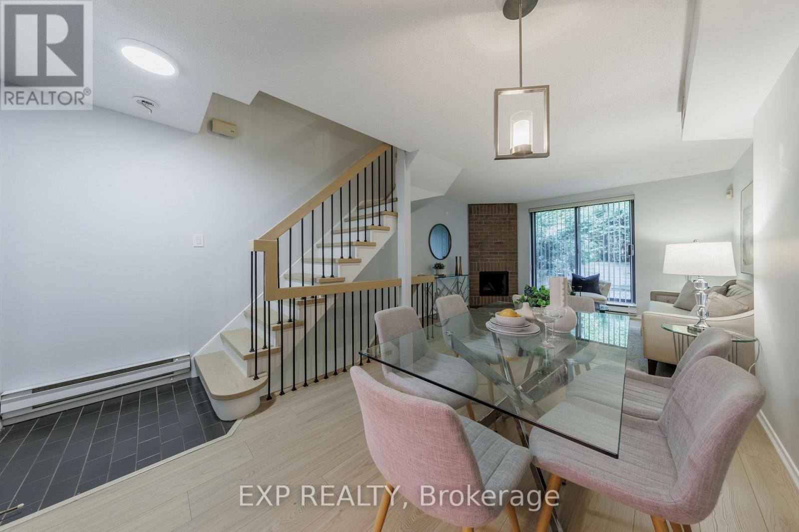 25 Dundonald Street, Toronto (Church-Yonge Corridor), Ontario  M4Y 1K3 - Photo 3 - C12129310
