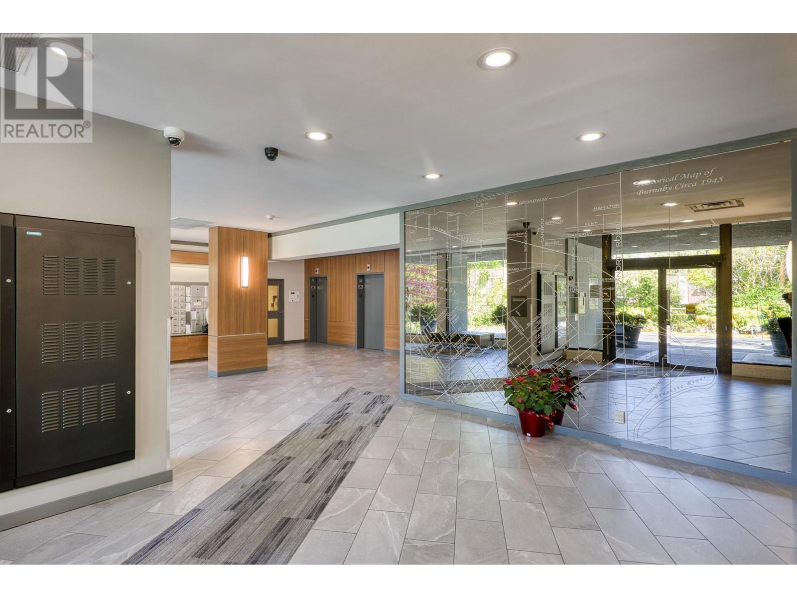 503 3980 Carrigan Court, Burnaby, British Columbia  V3N 4S6 - Photo 4 - R2998500