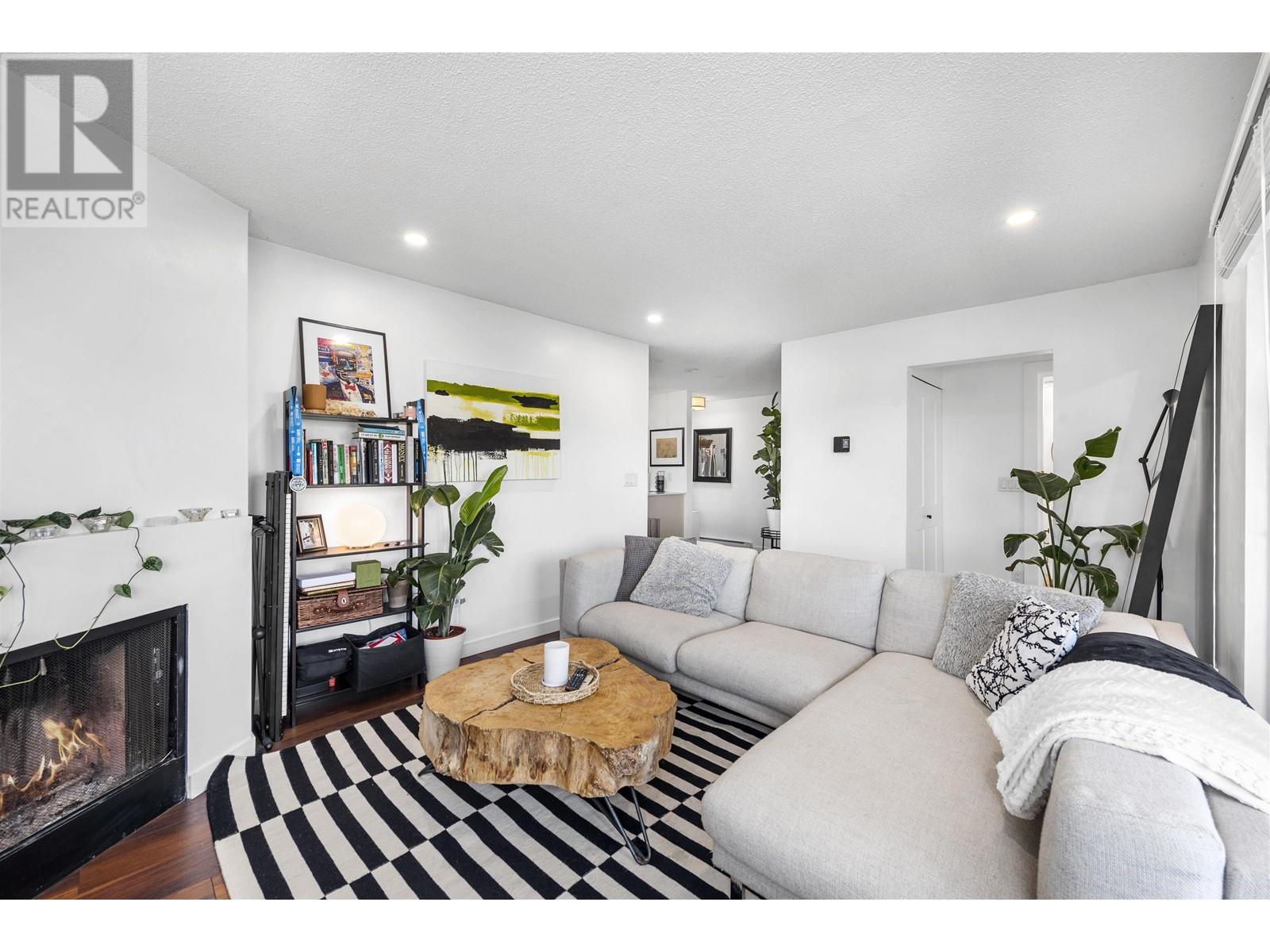 306 1365 W 4TH AVENUE, vancouver, British Columbia V6H3Y8