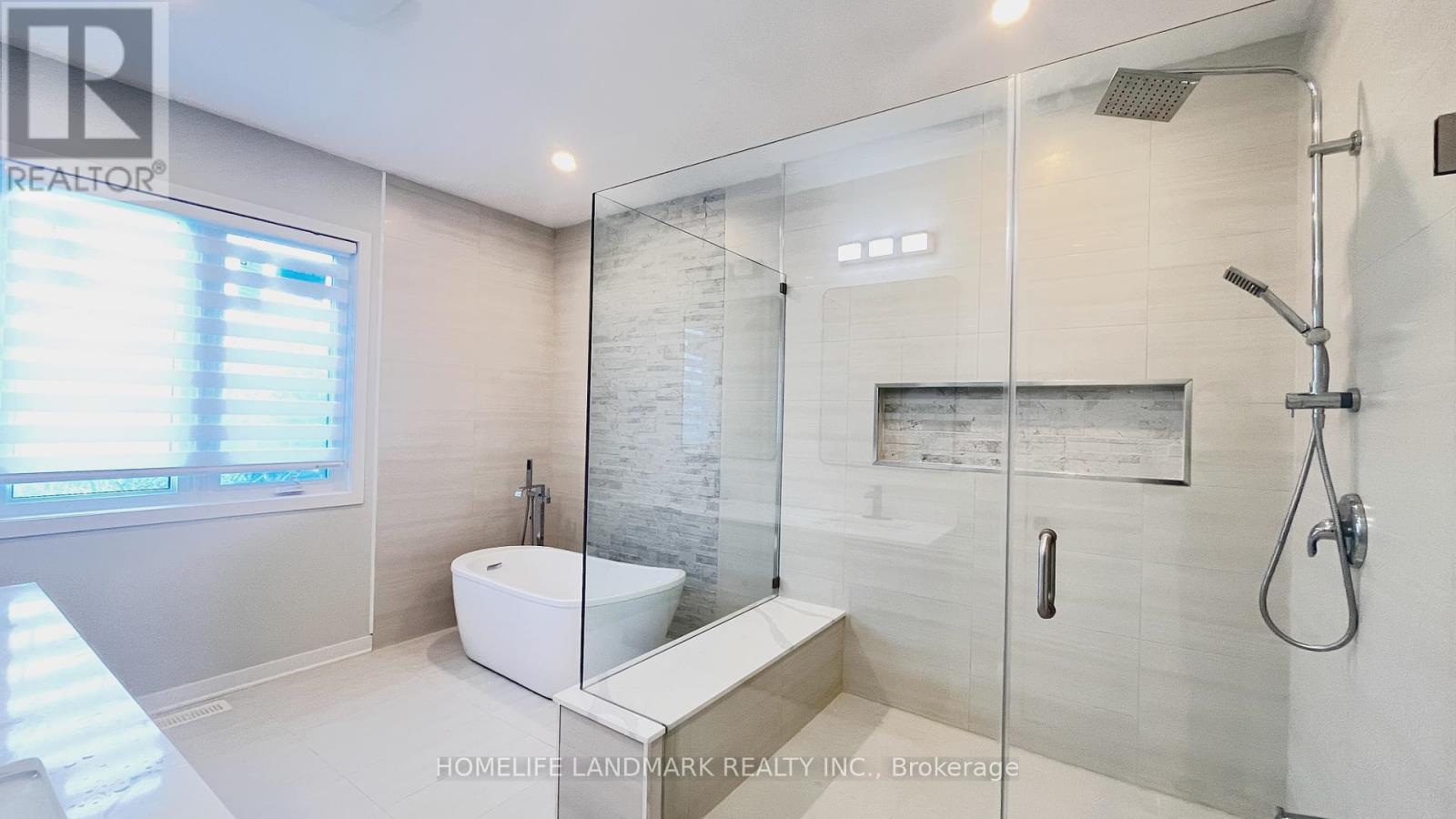 19 Deering Crescent, Toronto, Ontario  M2M 2A2 - Photo 12 - C12129325