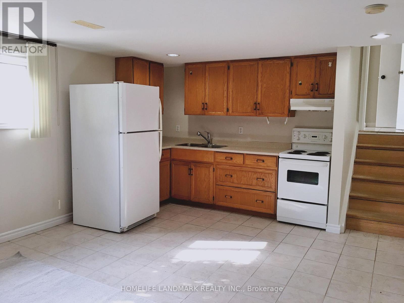19 Deering Crescent, Toronto, Ontario  M2M 2A2 - Photo 22 - C12129325