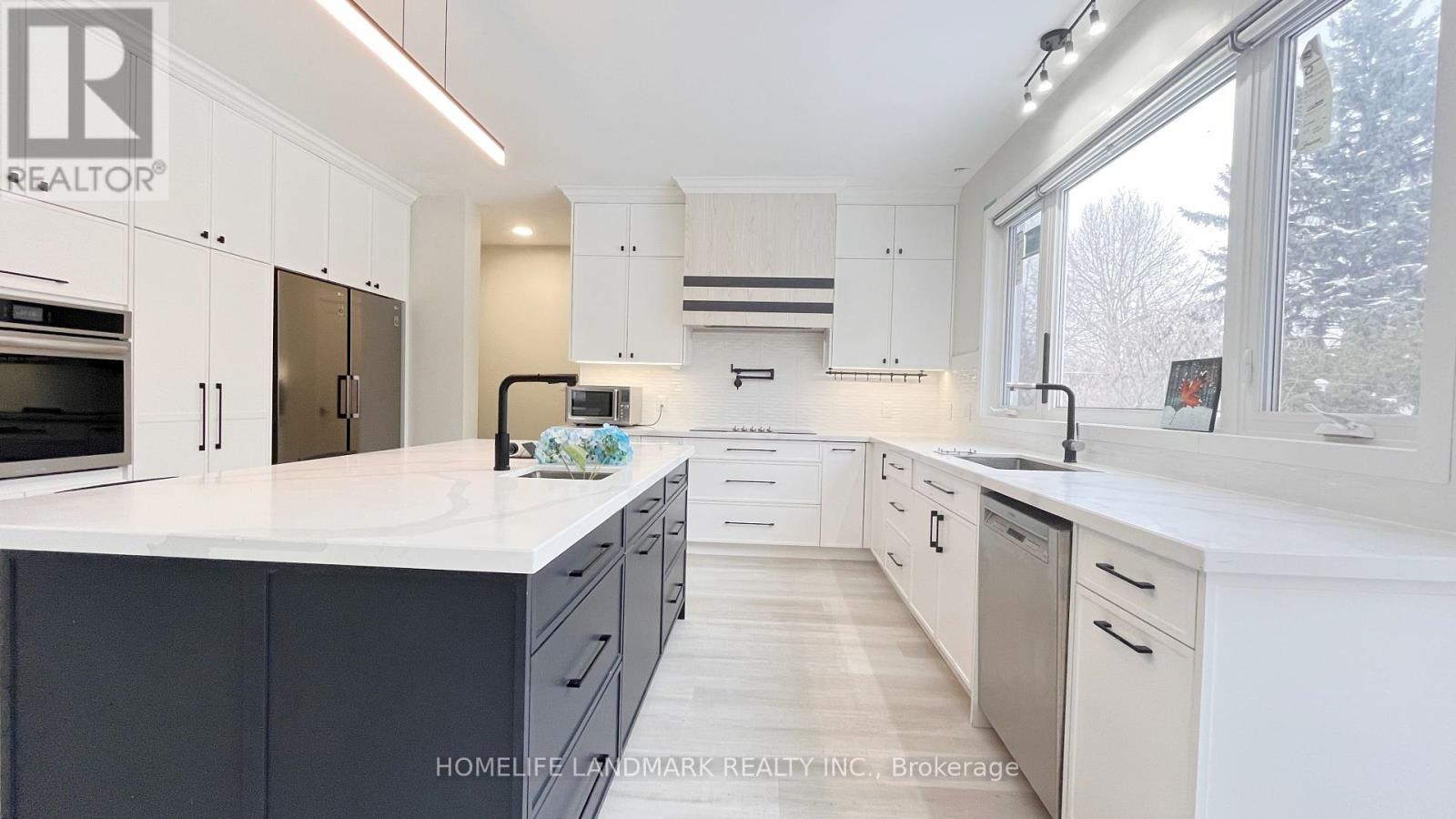 19 Deering Crescent, Toronto, Ontario  M2M 2A2 - Photo 3 - C12129325
