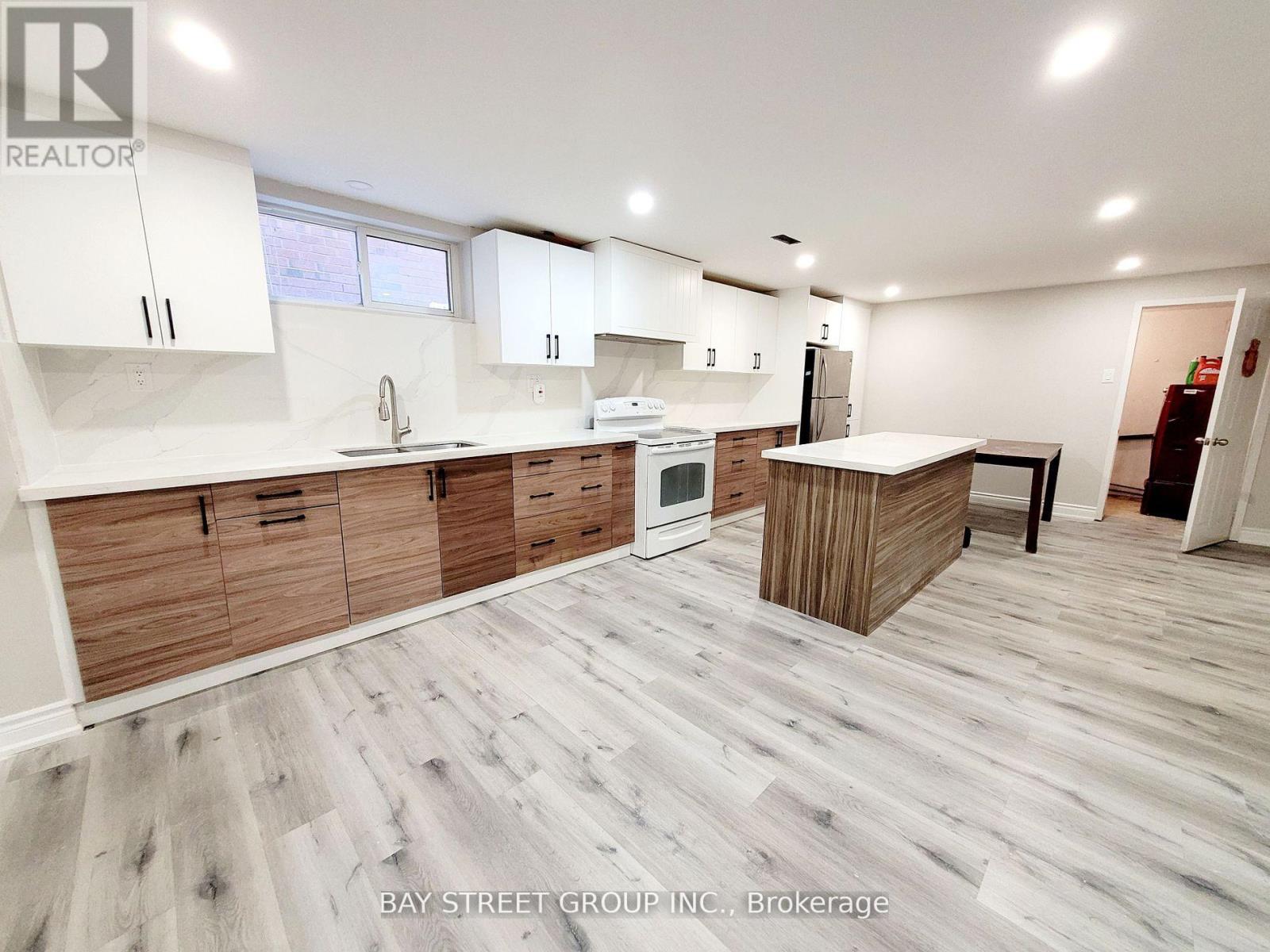 - BSMT - 3 COVERDALE CRESCENT, Toronto, Ontario