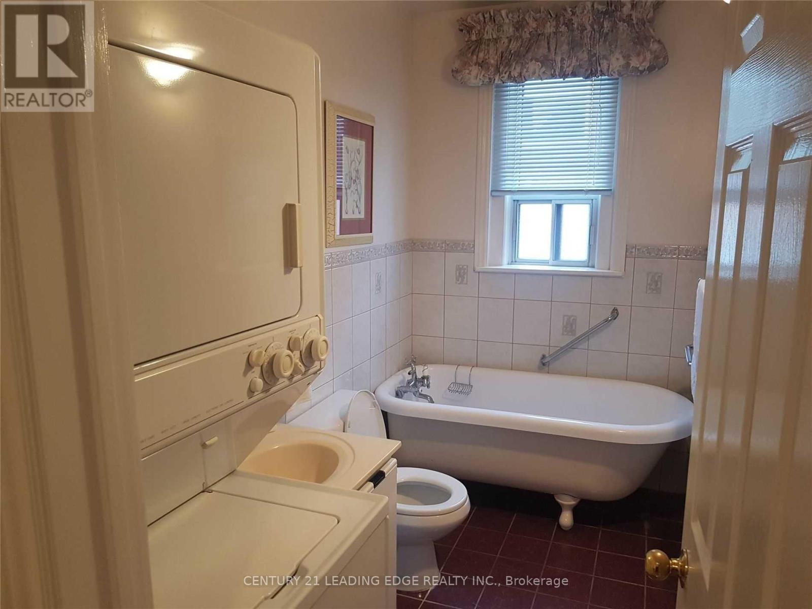 2nd Floor - 684 Pape Avenue, Toronto, Ontario  M4K 3S5 - Photo 20 - E12111726