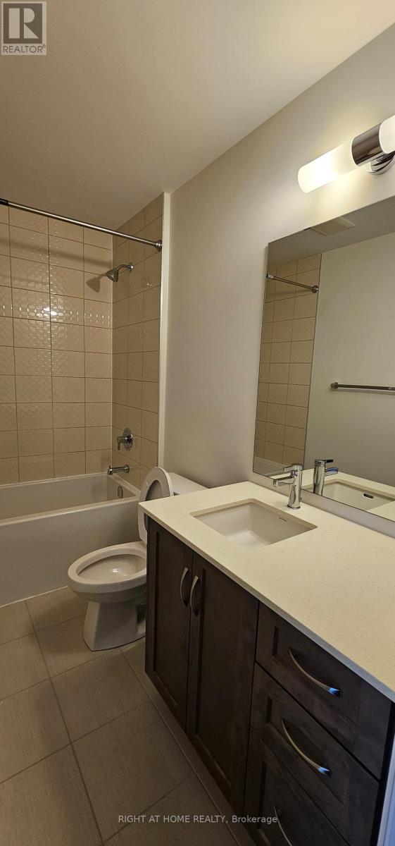 34 Folcroft Street, Brampton, Ontario  L6Y 0B6 - Photo 8 - W12129334