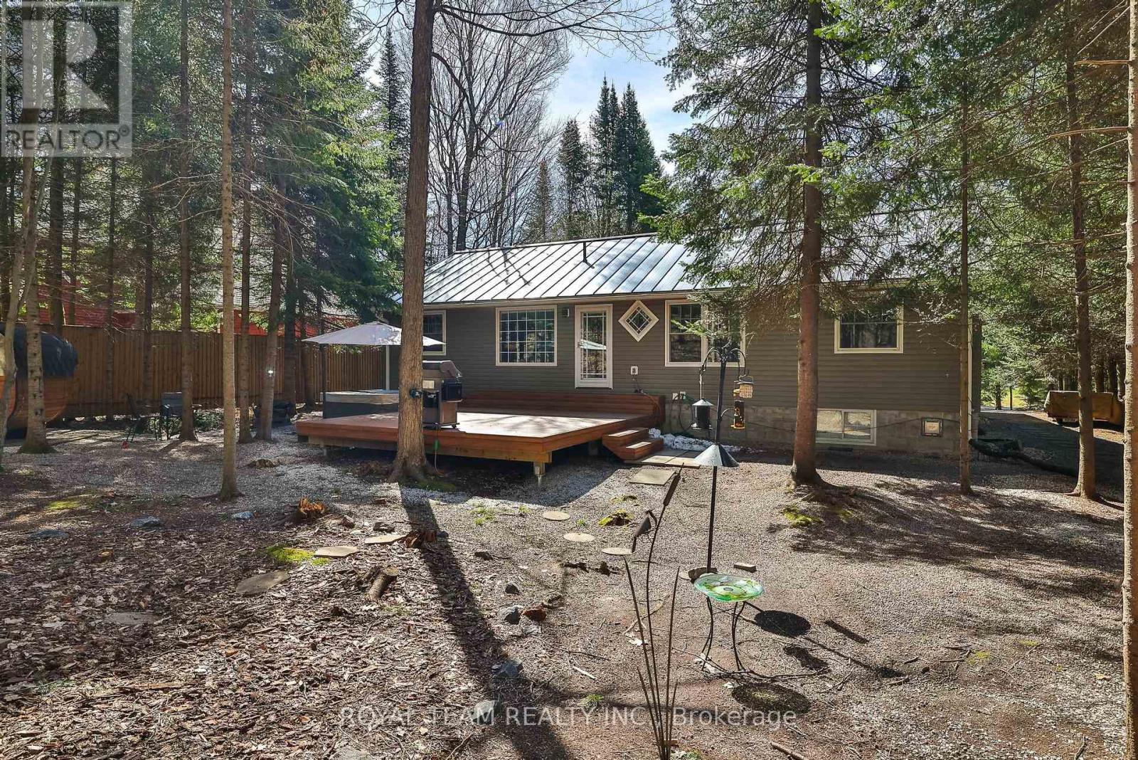 22 Daleman Drive, Bracebridge, Ontario  P1L 1A6 - Photo 31 - X12129344