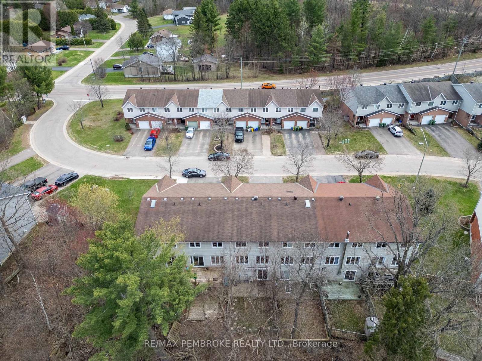 13 Vermont Meadows, Petawawa, Ontario  K8H 3N3 - Photo 36 - X12129381