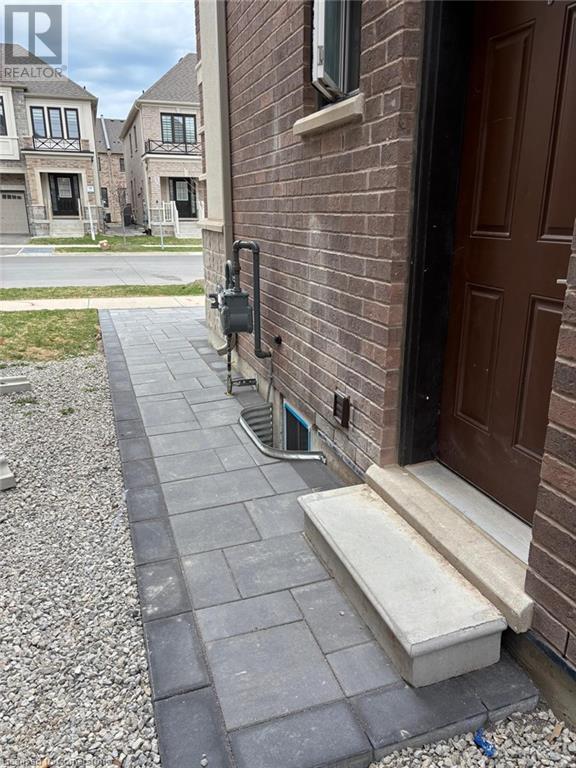 481 Bergamot Avenue, Milton, Ontario  L9E 1T9 - Photo 3 - 40725711