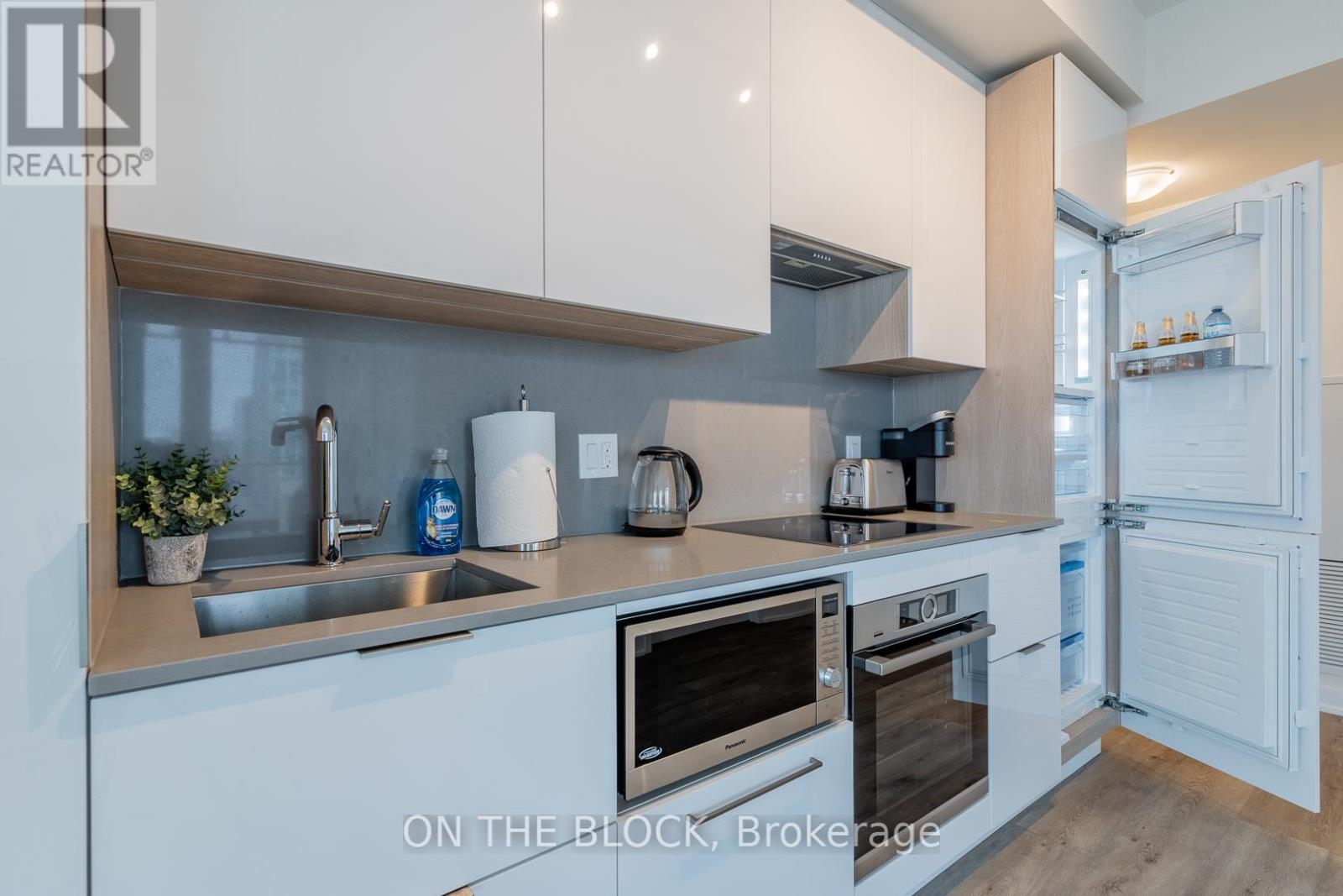 3907 - 28 Freeland St. Street, Toronto, Ontario  M5E 0E3 - Photo 11 - C12129351