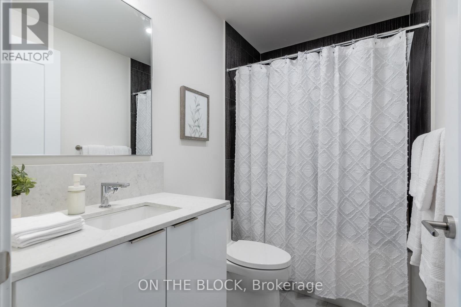 3907 - 28 Freeland St. Street, Toronto, Ontario  M5E 0E3 - Photo 7 - C12129351
