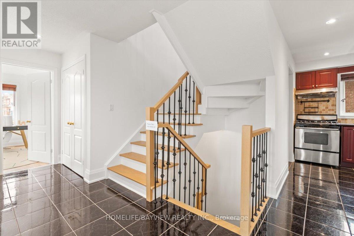 98 Lena Drive, Richmond Hill, Ontario  L4S 2G8 - Photo 4 - N12129361
