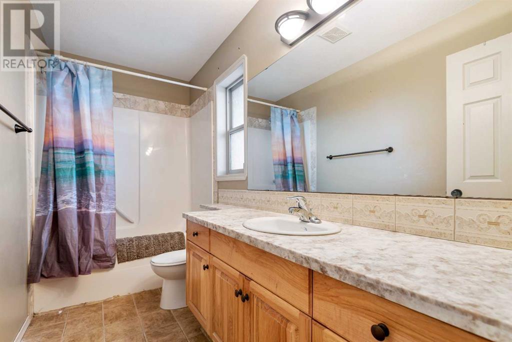 100 Isbister Close, Red Deer, Alberta  T4R 0B9 - Photo 26 - A2203670