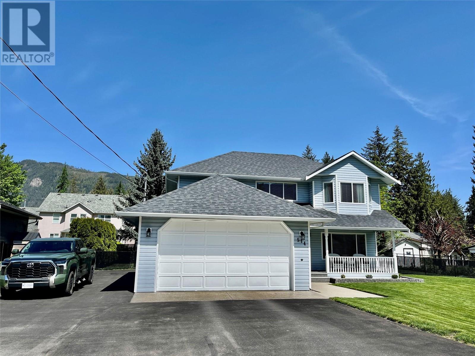 514 Forest Park Street, Sicamous, British Columbia