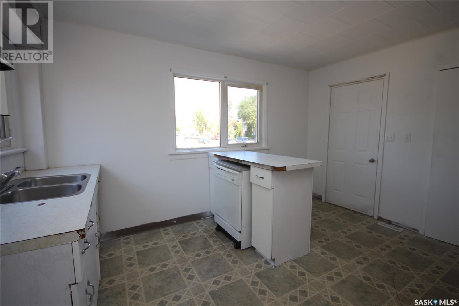 991 108th Street, North Battleford, Saskatchewan  S9A 2A7 - Photo 6 - SK004920