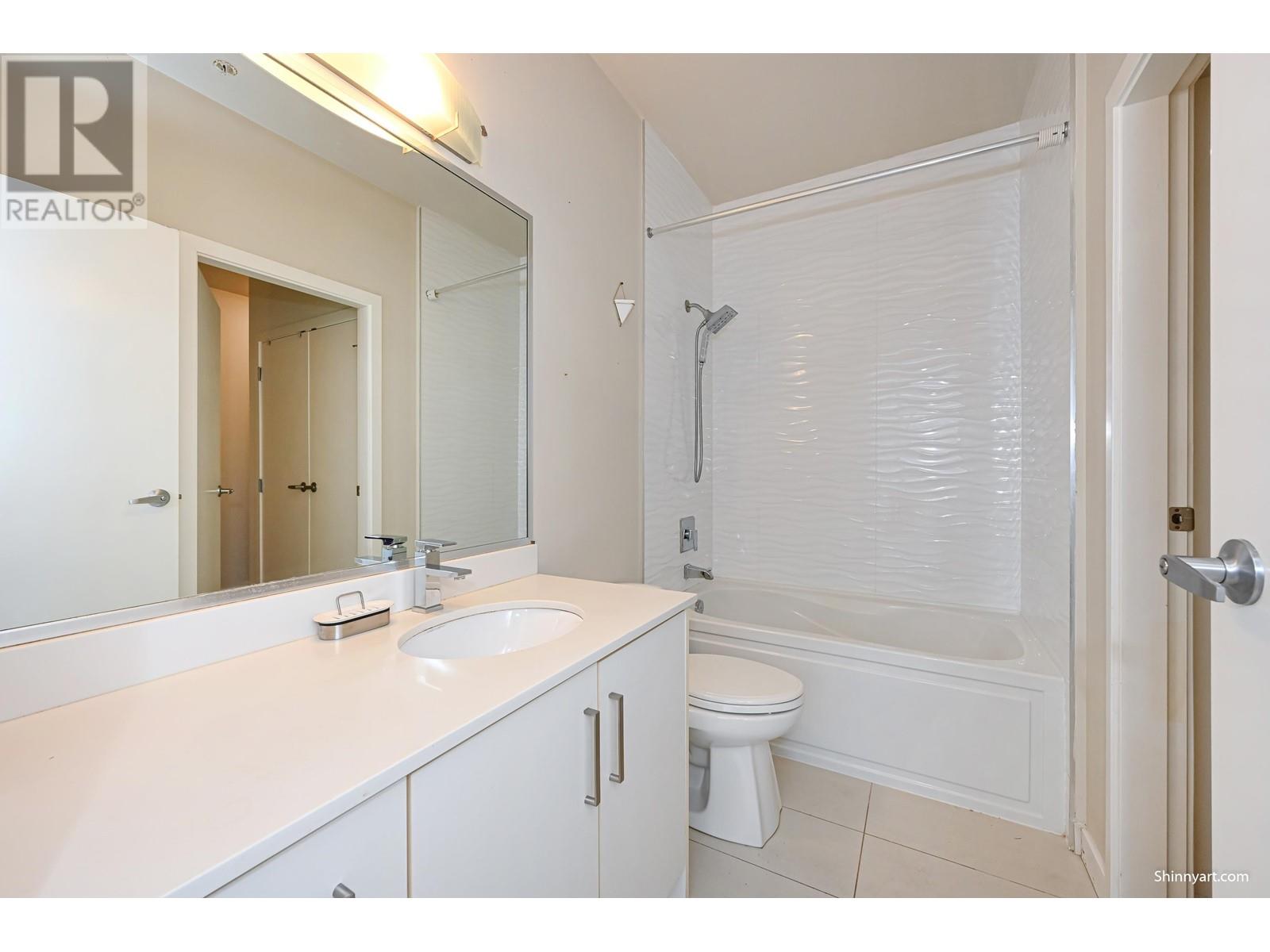 Listing Picture 6 of 15 : PH19 5288 GRIMMER STREET, Burnaby / 本拿比 - 魯藝地產 Yvonne Lu Group - MLS Medallion Club Member