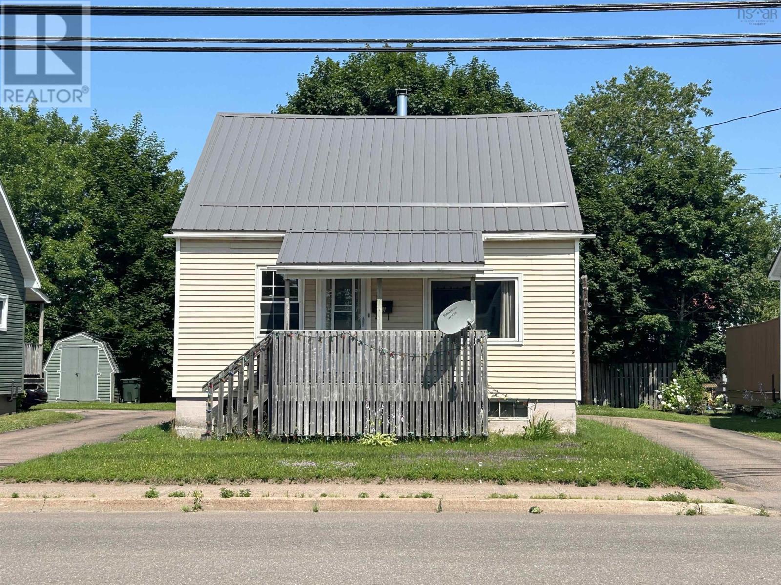 82 South Albion Street, Amherst, Nova Scotia