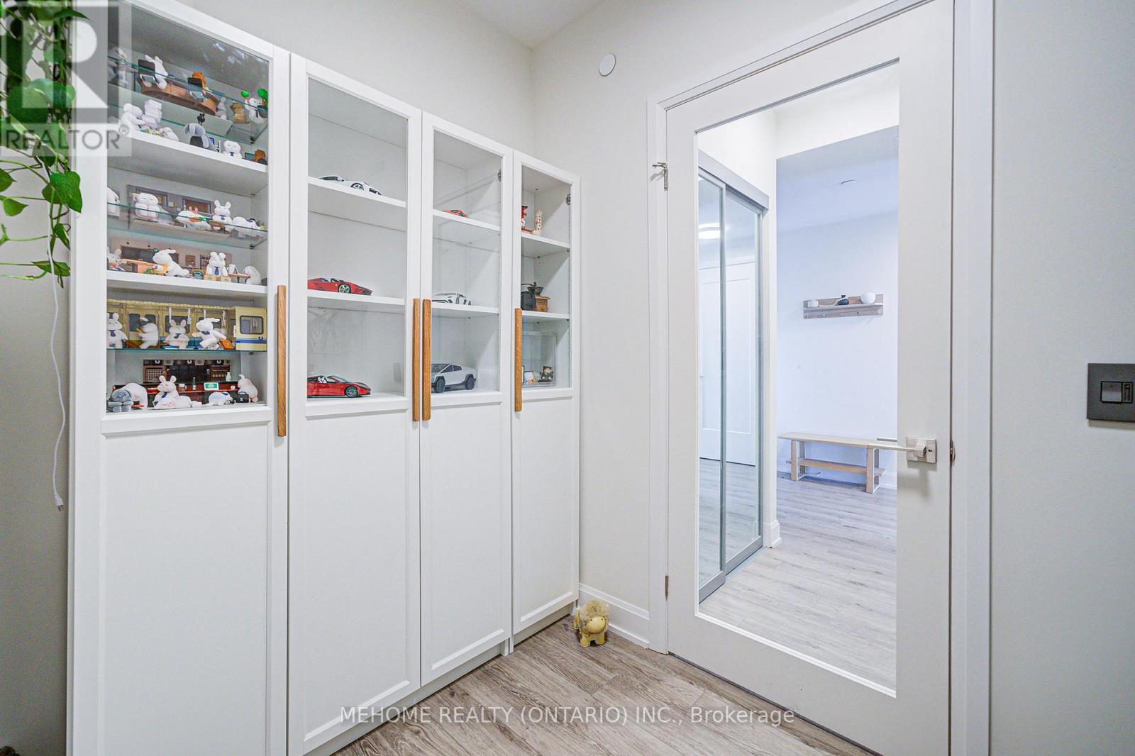 3011 - 8 Water Walk Drive, Markham, Ontario  L3R 6L4 - Photo 9 - N12129417