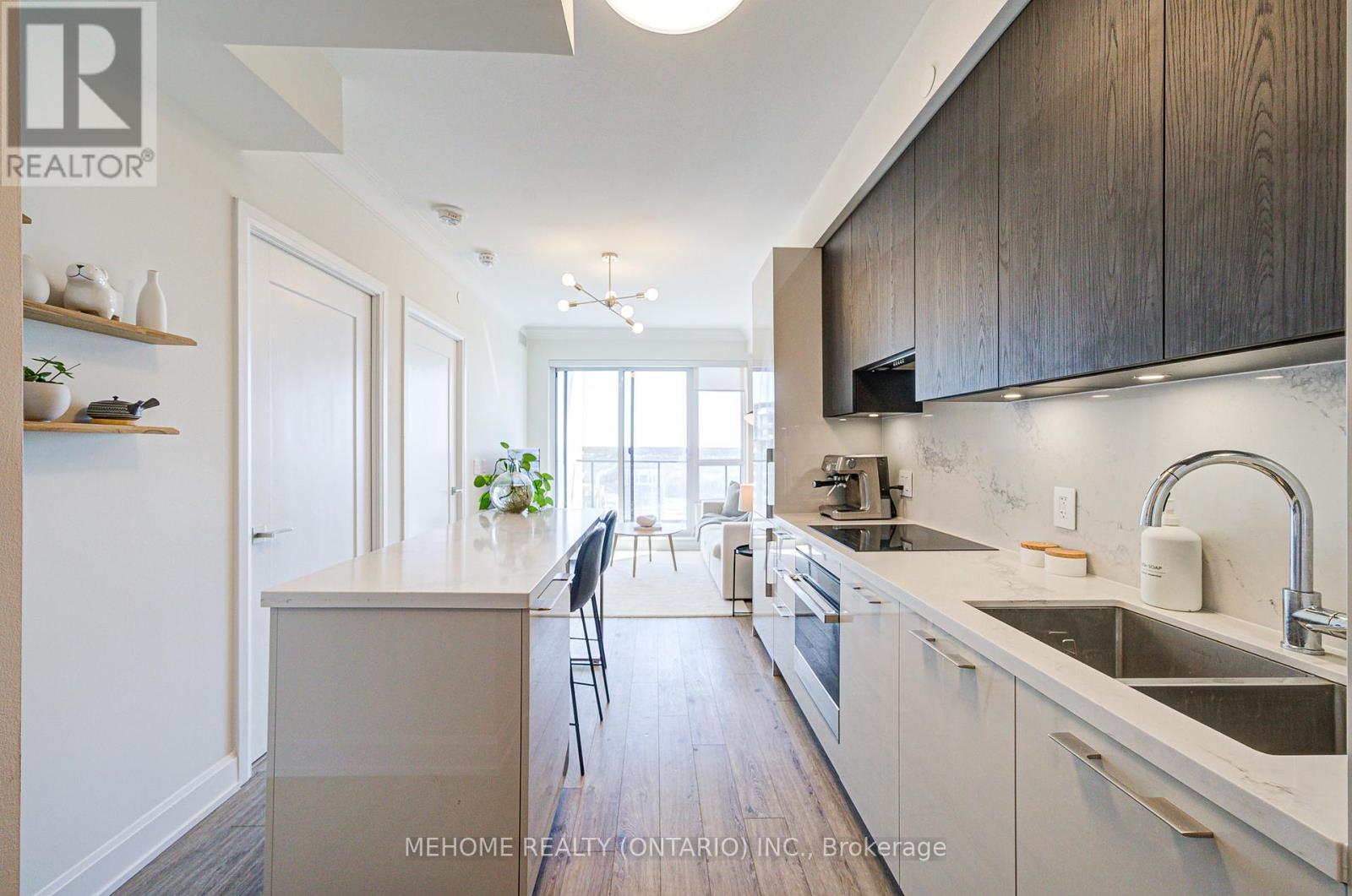 3011 - 8 Water Walk Drive, Markham, Ontario  L3R 6L4 - Photo 10 - N12129417