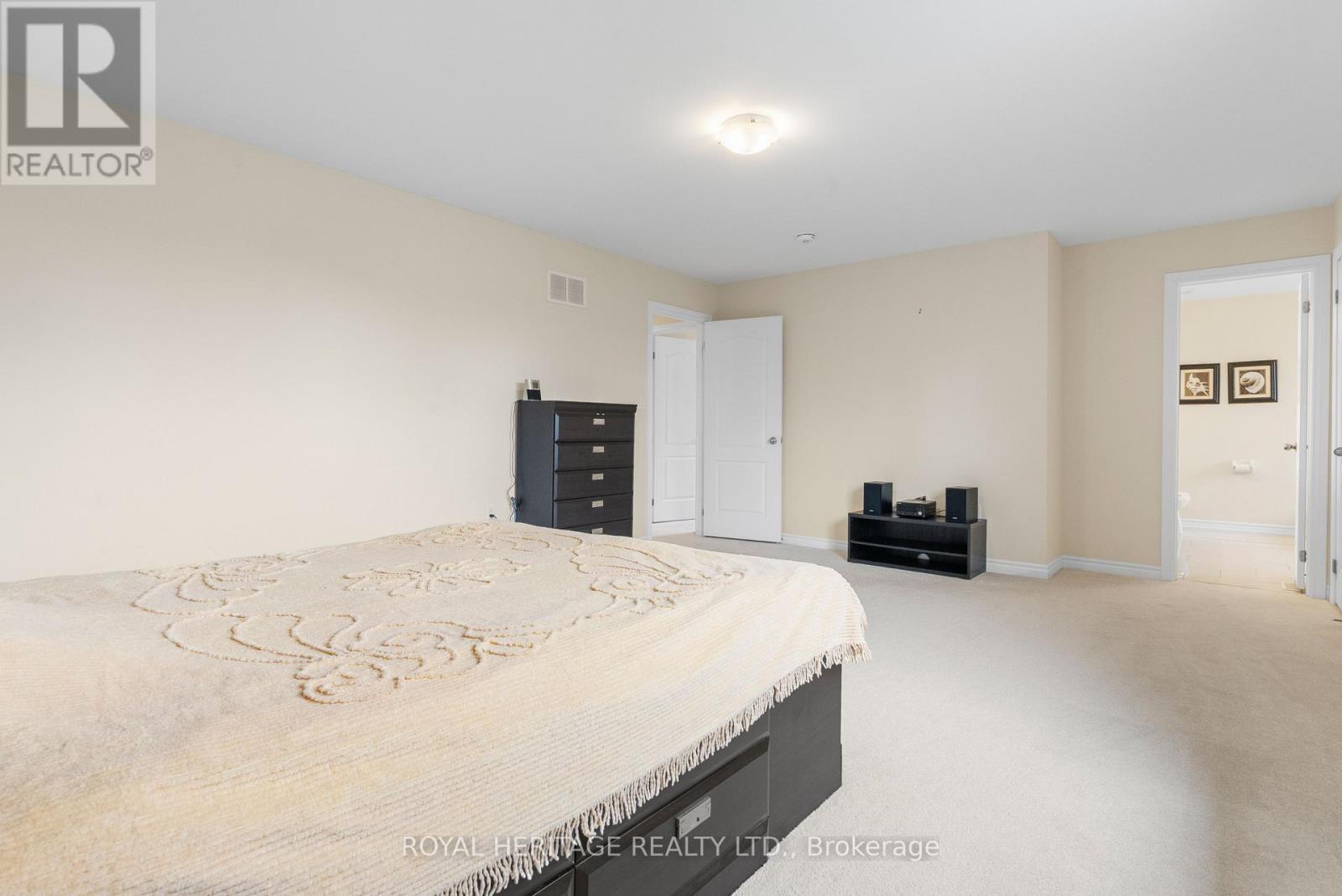 141 Springdale Drive, Kawartha Lakes, Ontario  K9V 0N1 - Photo 14 - X12129483