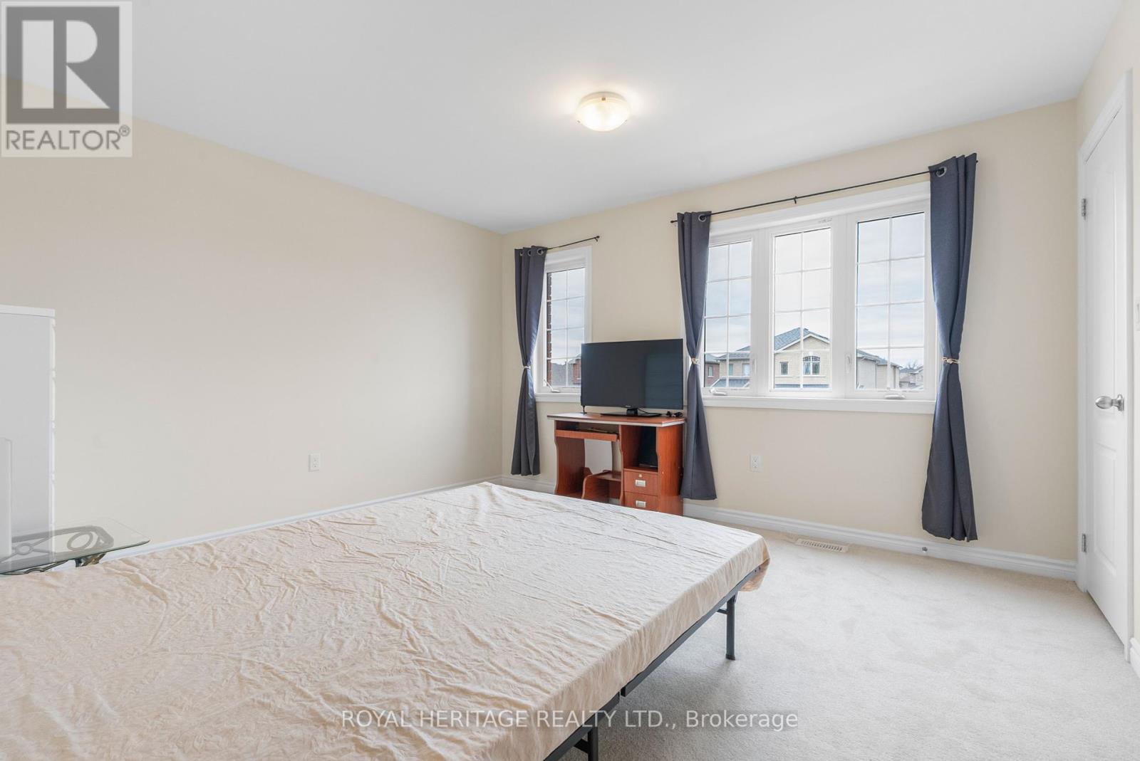 141 Springdale Drive, Kawartha Lakes, Ontario  K9V 0N1 - Photo 21 - X12129483